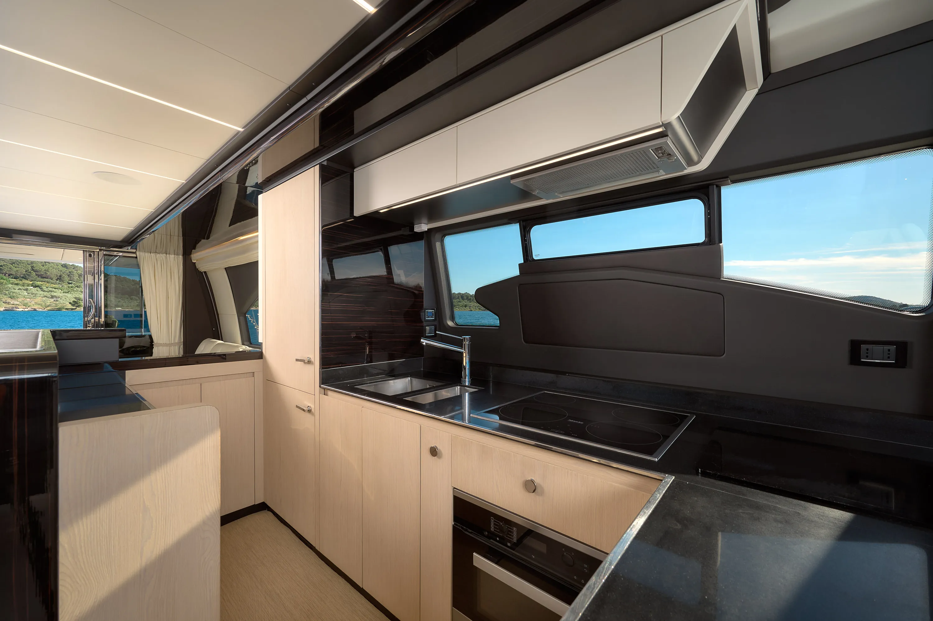 Azimut 72 Alyss — yacht photo 39