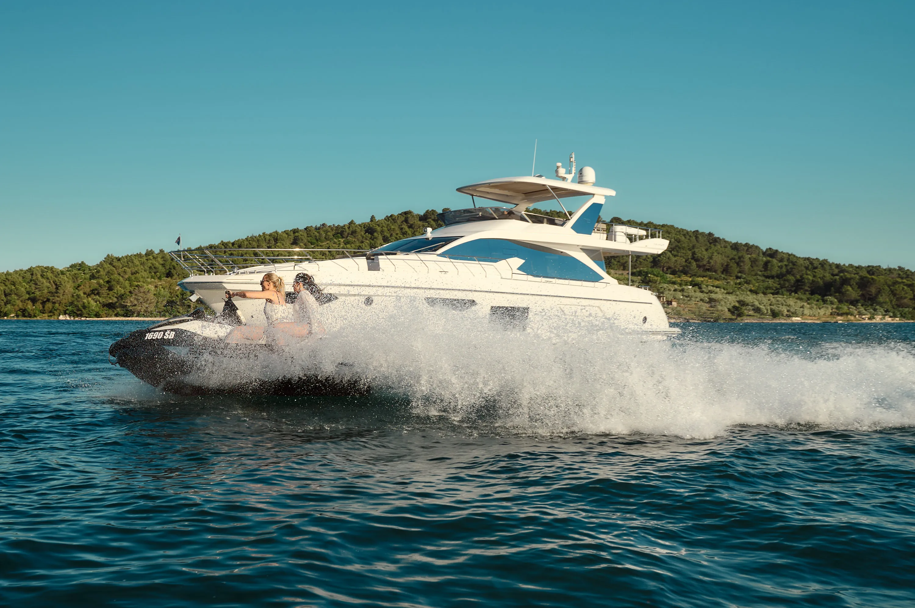 Azimut 72 Alyss — yacht photo 95