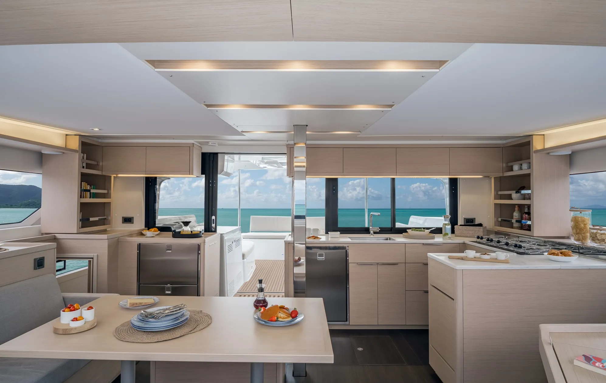 Lagoon 46 Thirteen — фотография яхты 7