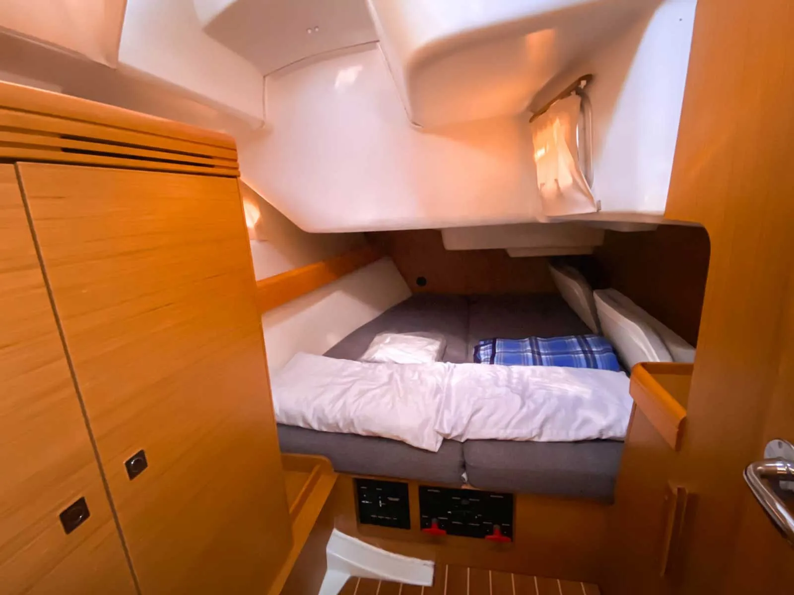 Sun Odyssey 42 i Cassiopea — yacht photo 2