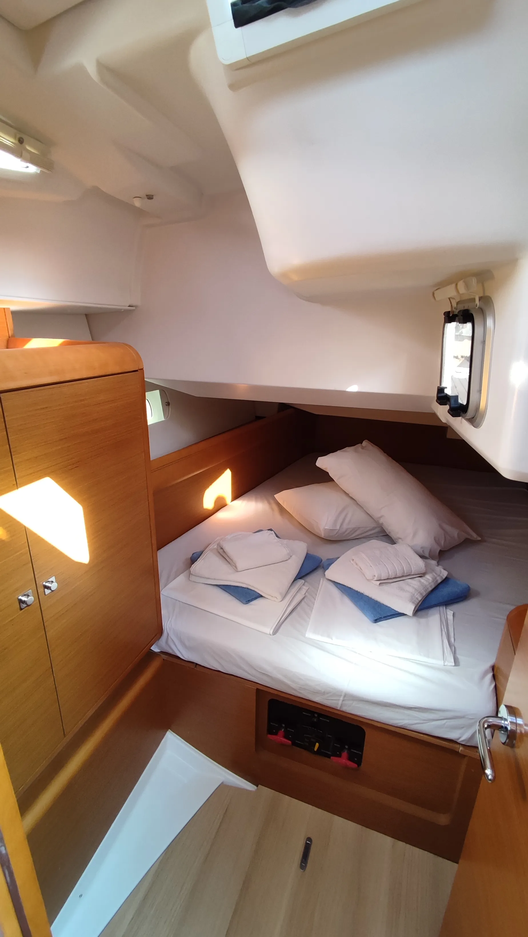 Sun Odyssey 439 Pasithea — фотография яхты 2