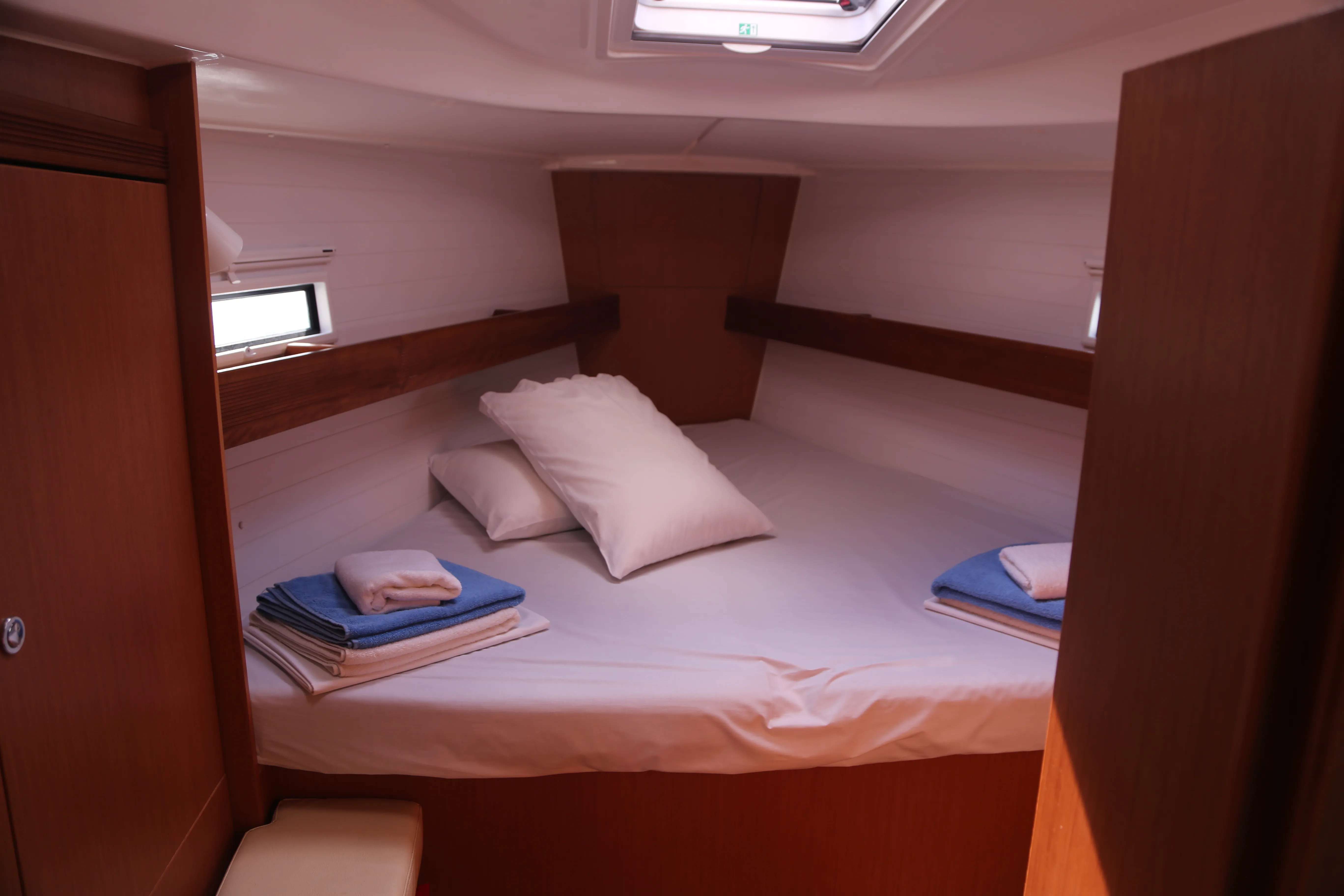Bavaria Cruiser 40 Eurybia — yacht photo 2