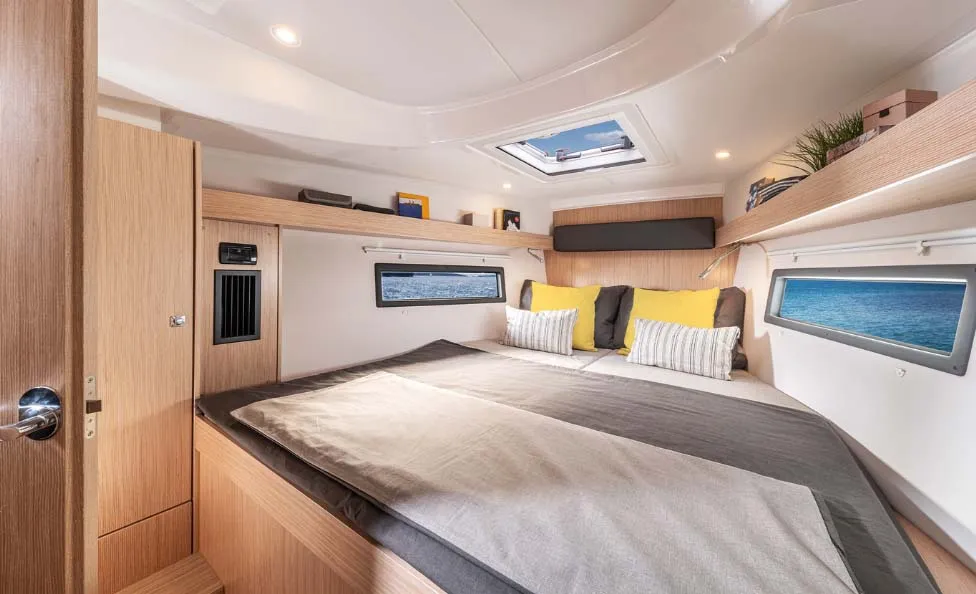 Bavaria C38 Ithakiss — fotografia jachty 2