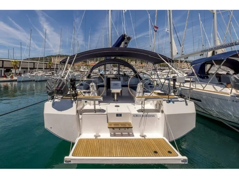 Bavaria Yachtbau Bavaria C42 MARIJANA — фотография яхты 1
