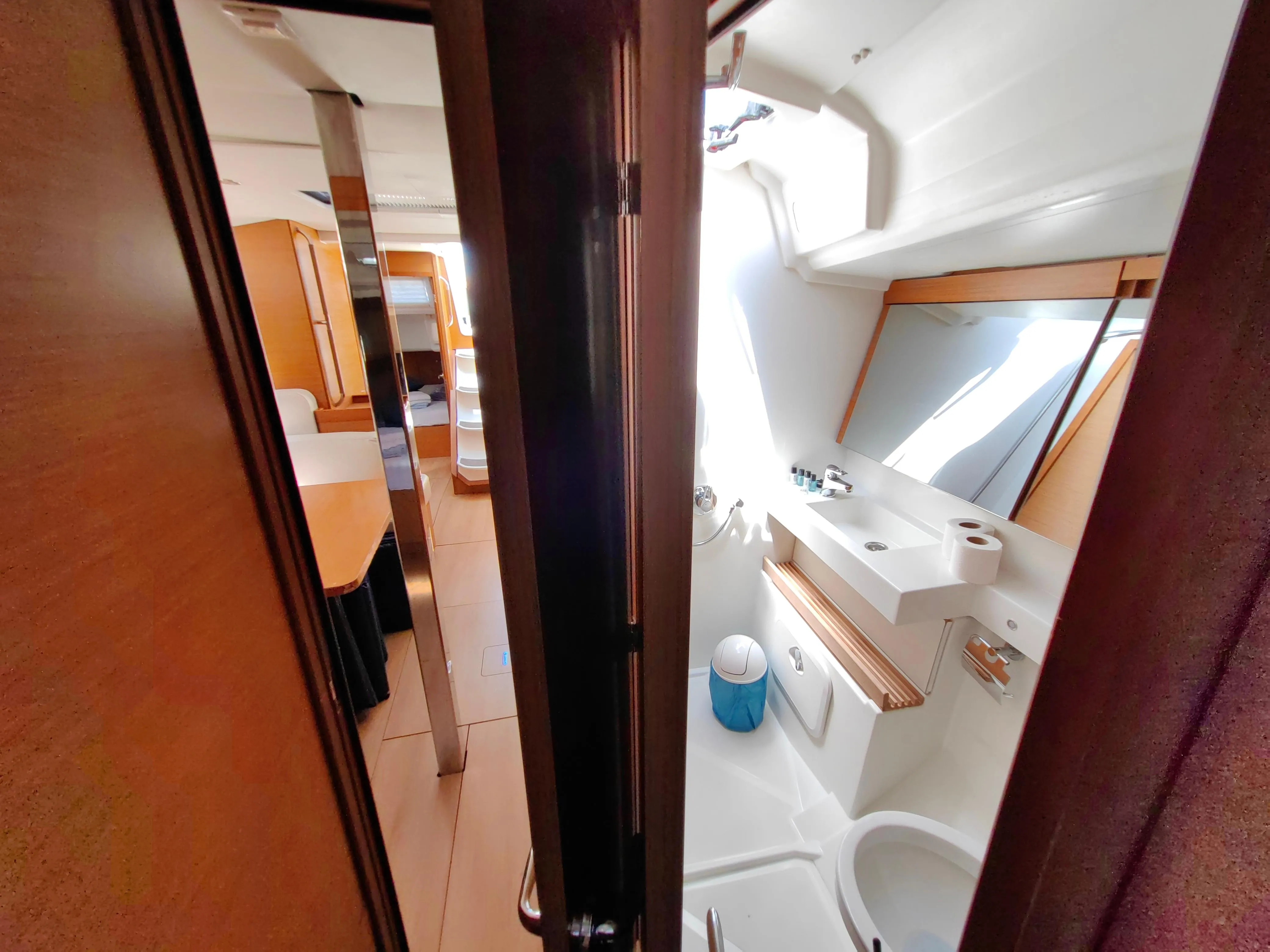 Sun Odyssey 440 Milky Way — фотография яхты 10