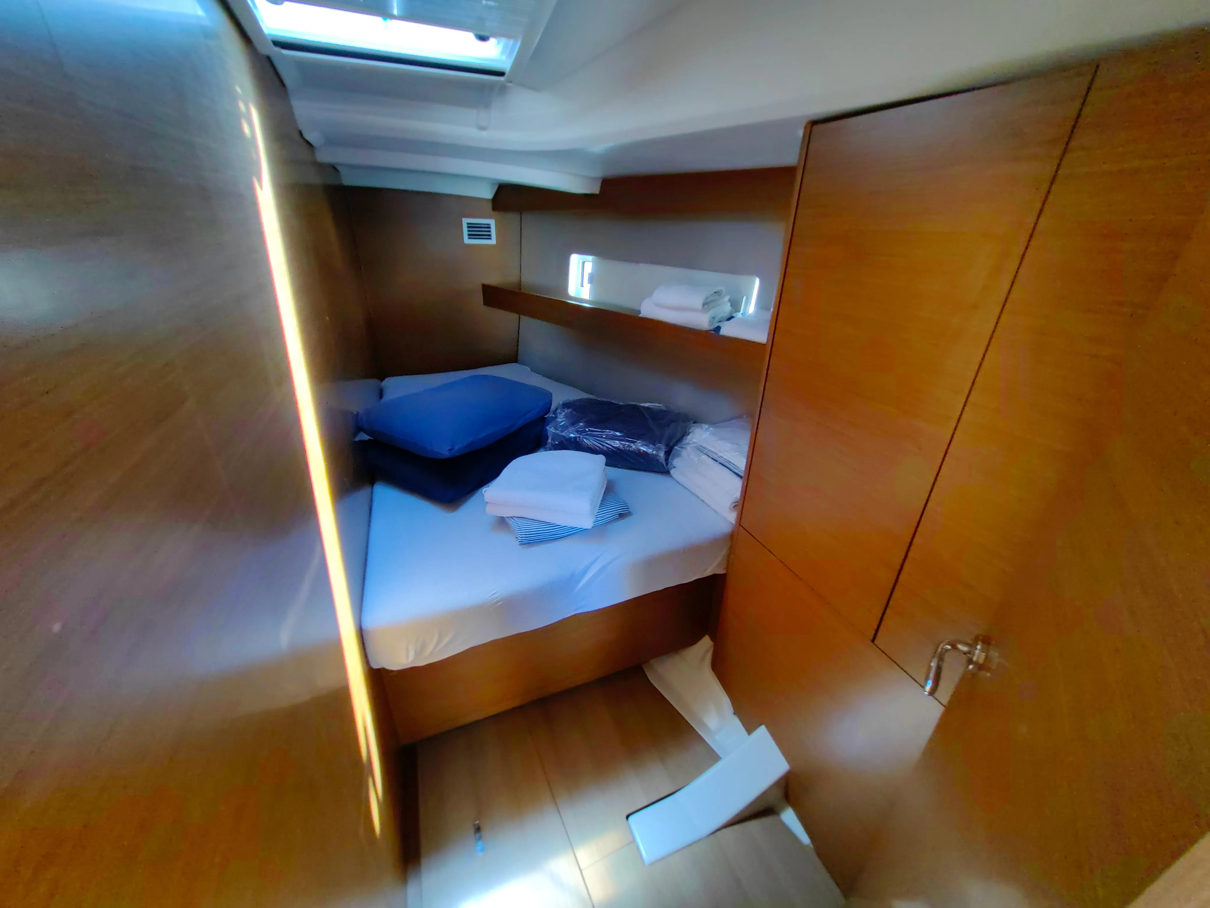 Sun Odyssey 440 Milky Way — фотография яхты 14