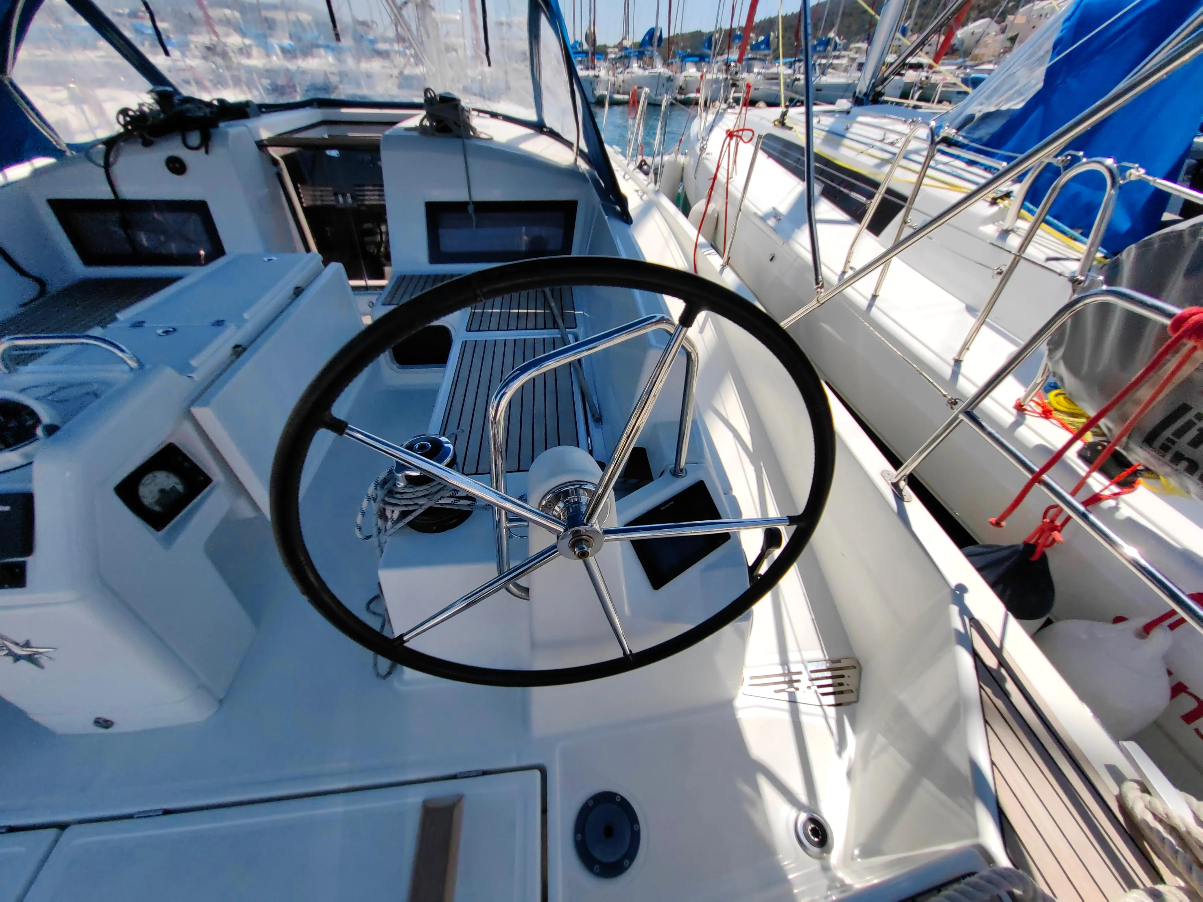 Sun Odyssey 440 Milky Way — фотография яхты 20