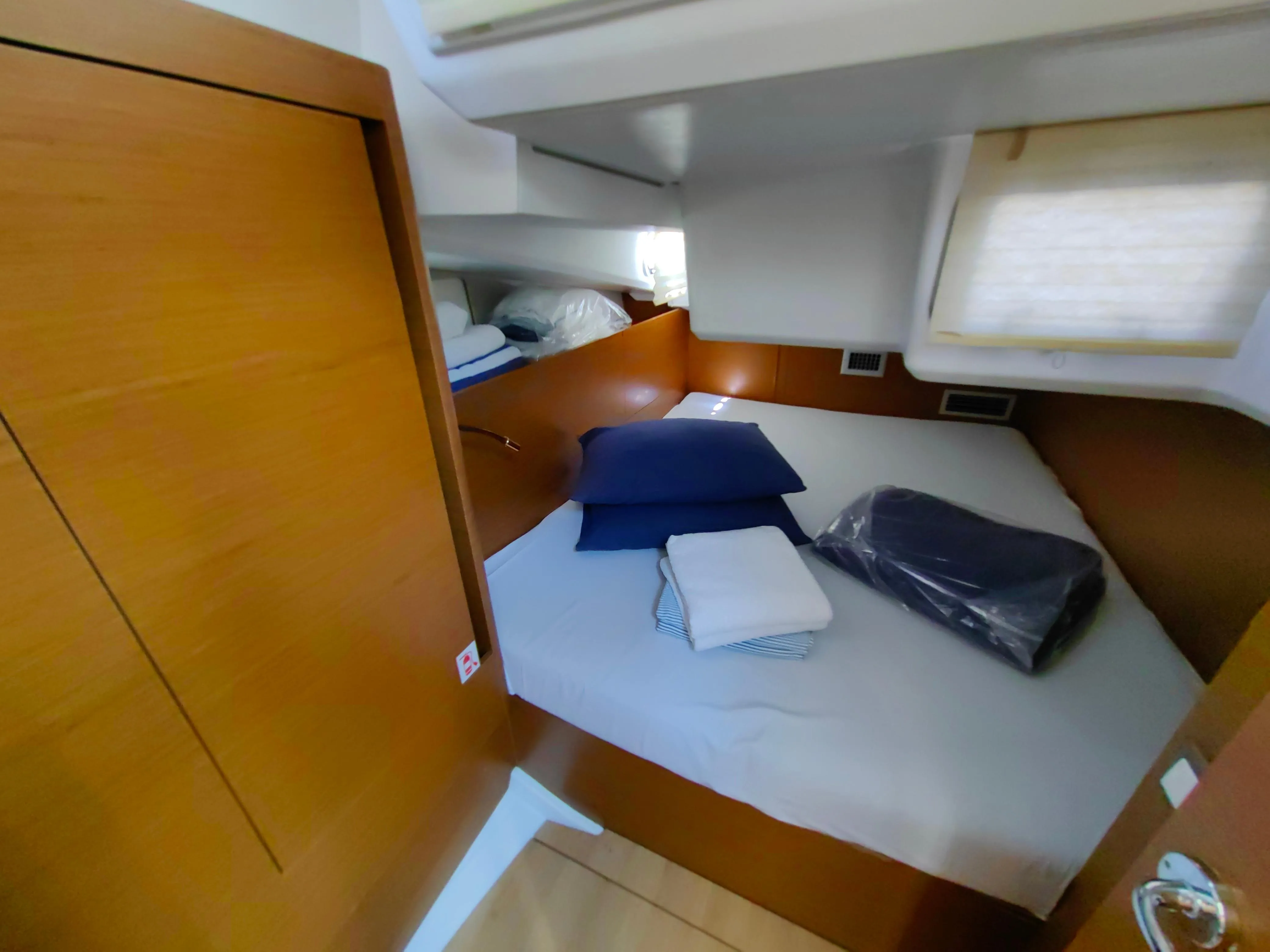 Sun Odyssey 440 Milky Way — фотография яхты 3