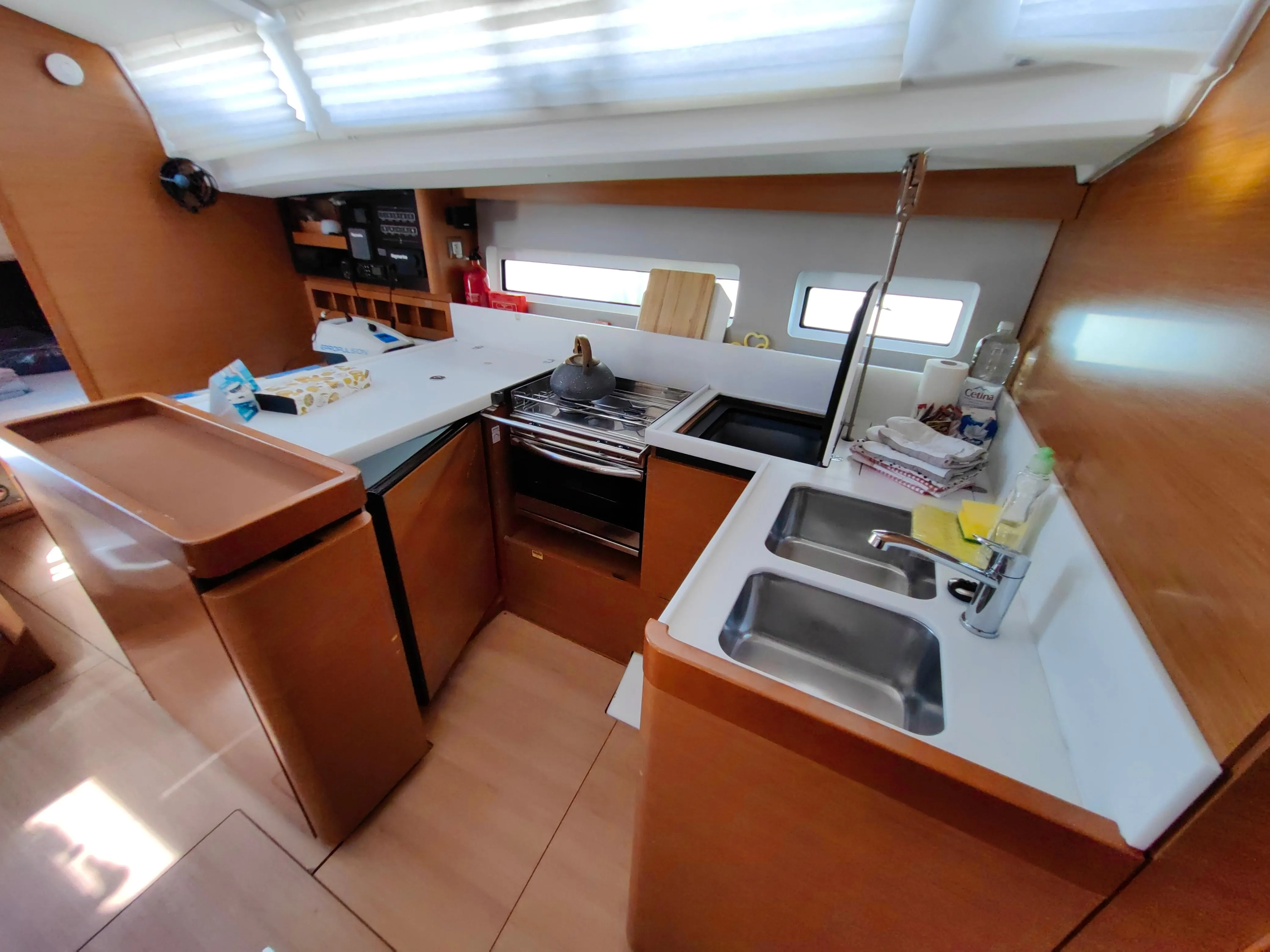 Sun Odyssey 440 Milky Way — фотография яхты 7