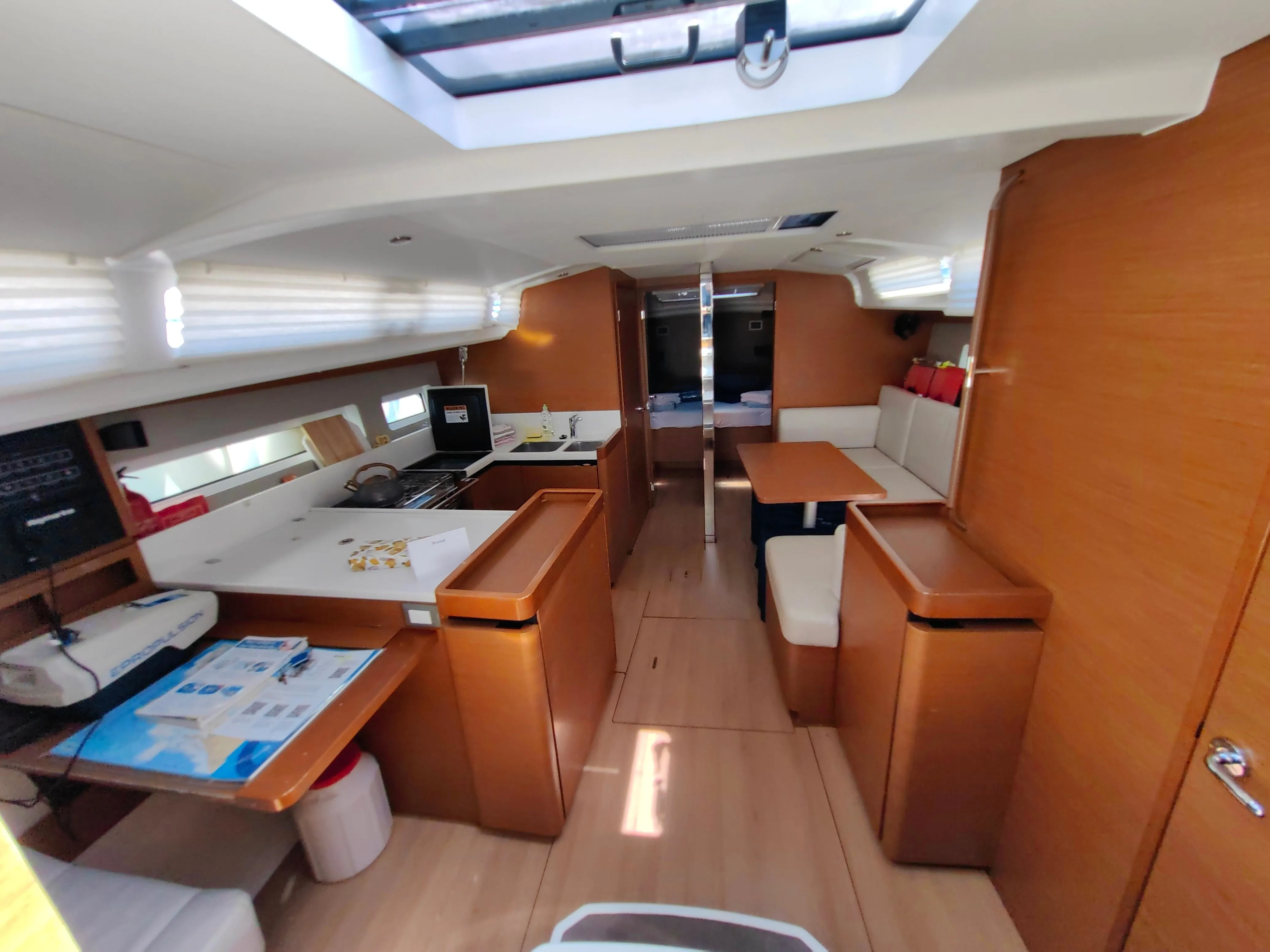 Sun Odyssey 440 Milky Way — фотография яхты 6