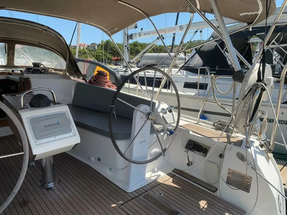 Bavaria Cruiser 41 WHATEVER — фотография яхты 9