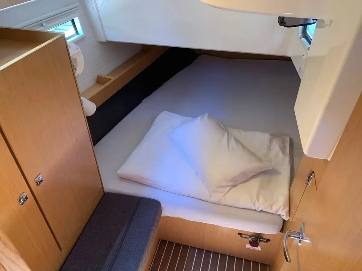 Bavaria Cruiser 41 WHATEVER — фотография яхты 7