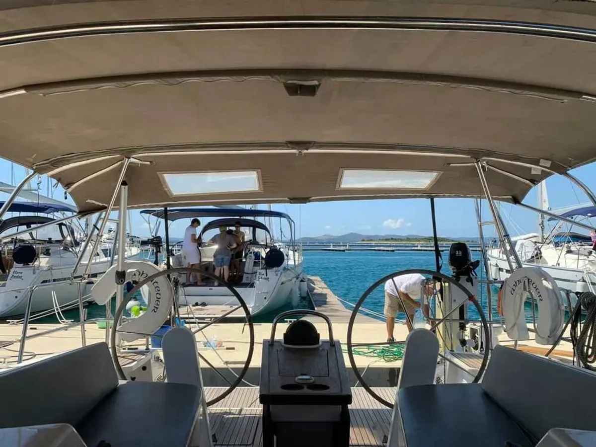 Bavaria Cruiser 41 WHATEVER — фотография яхты 6