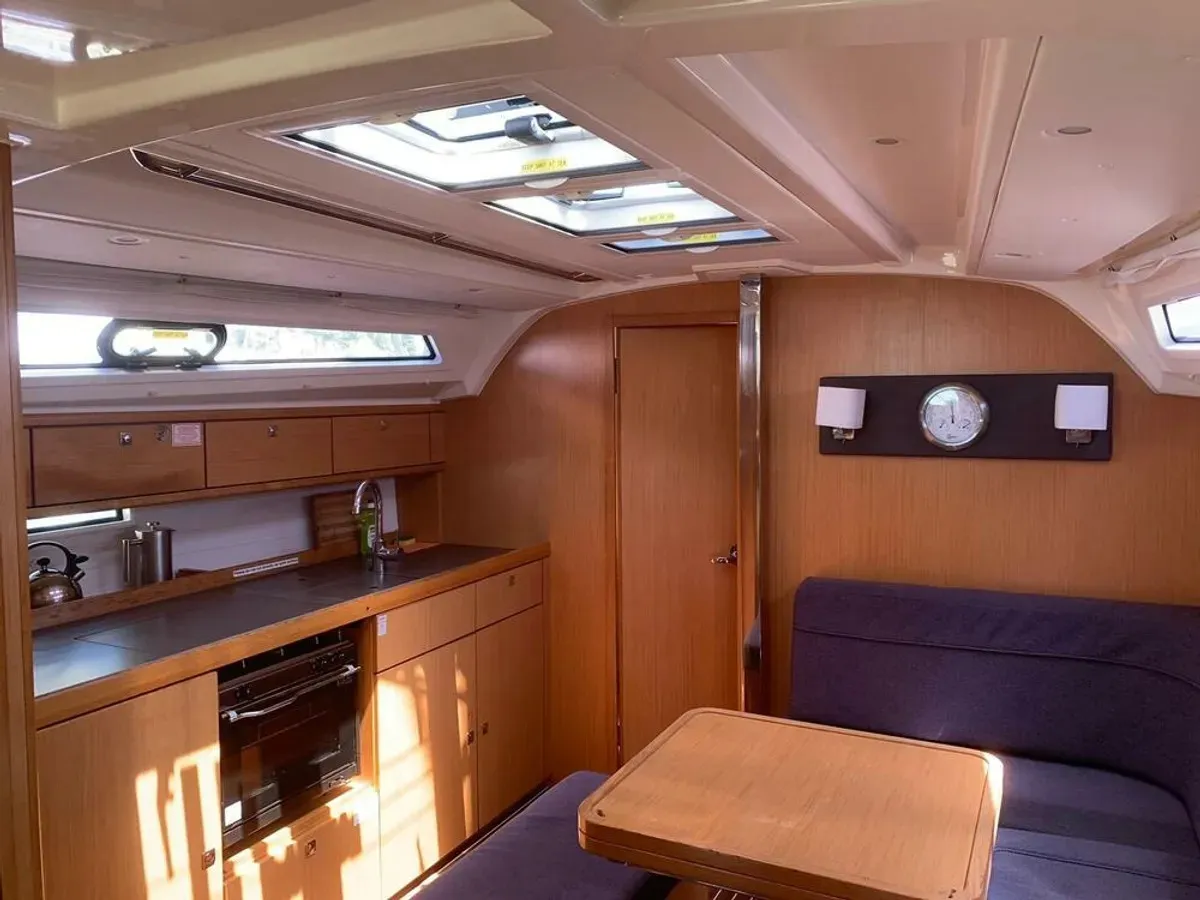 Bavaria Cruiser 41 WHATEVER — фотография яхты 11