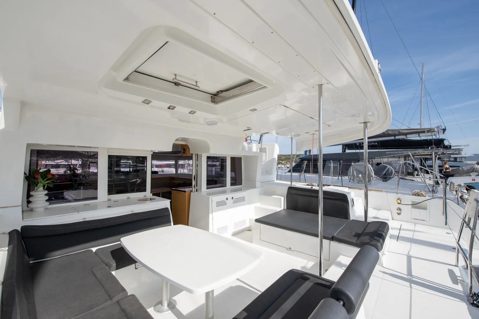 Lagoon 450 Fly Diva — фотография яхты 4