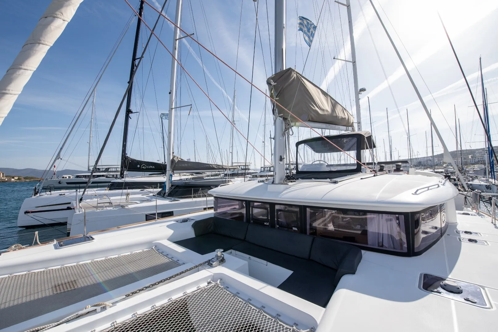 Lagoon 450 Fly Diva — фотография яхты 2