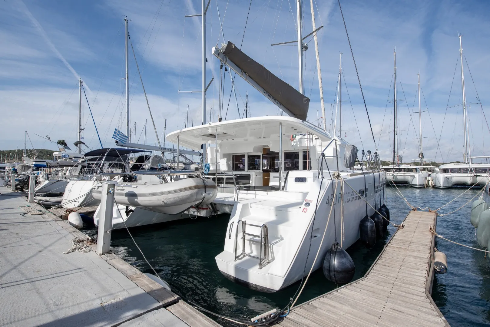 Lagoon 450 Fly Diva — фотография яхты 3