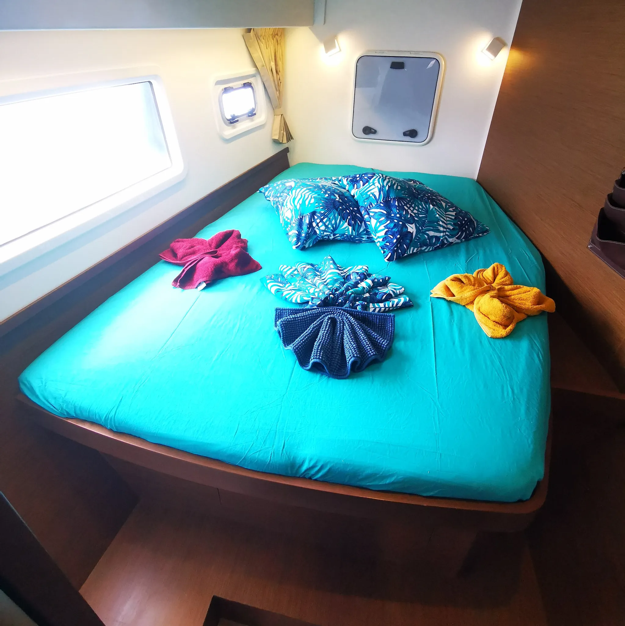 Lagoon 42 Alrisha — yacht photo 2