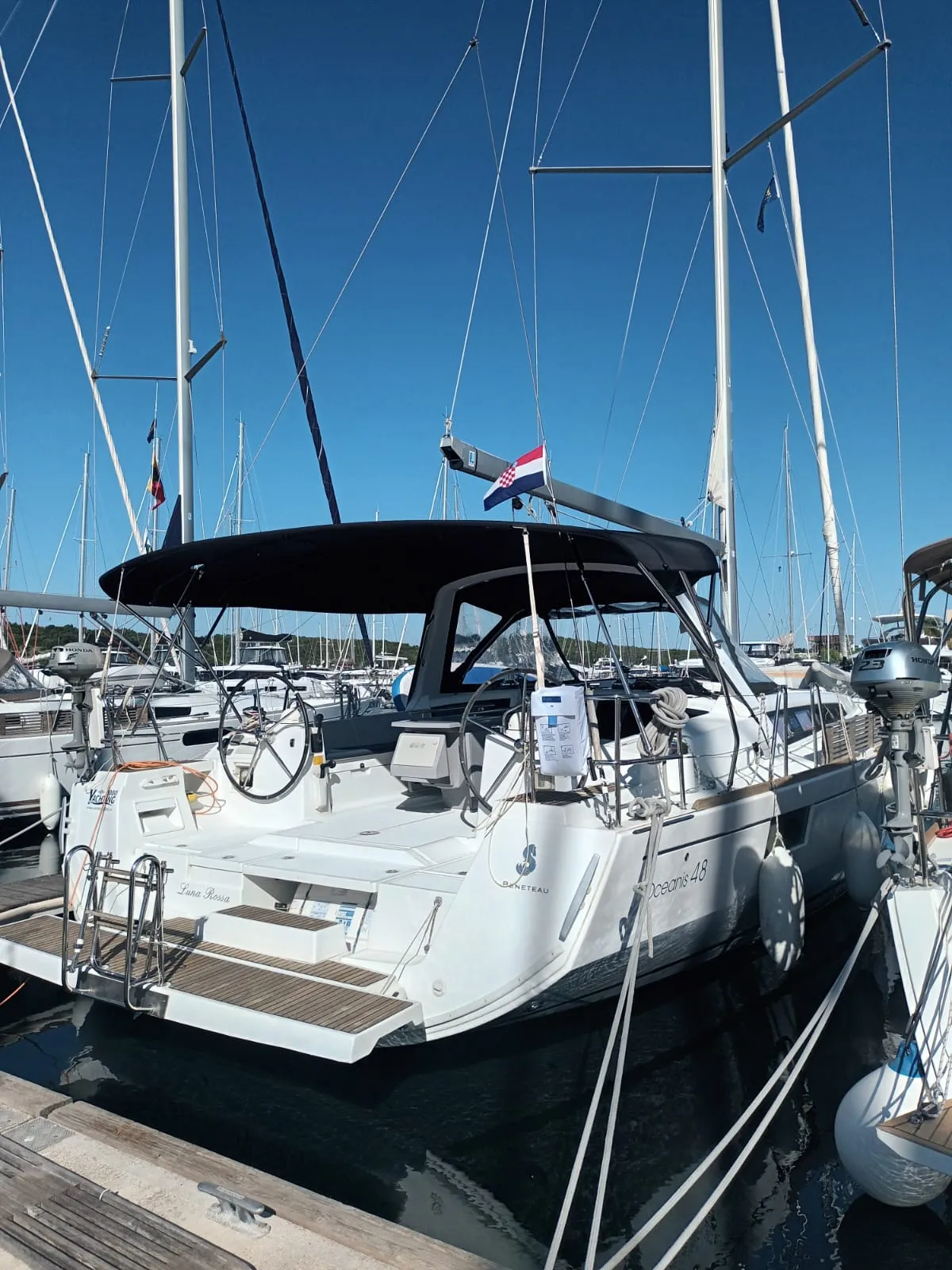 Oceanis 48 LUNA ROSSA — yacht photo 8