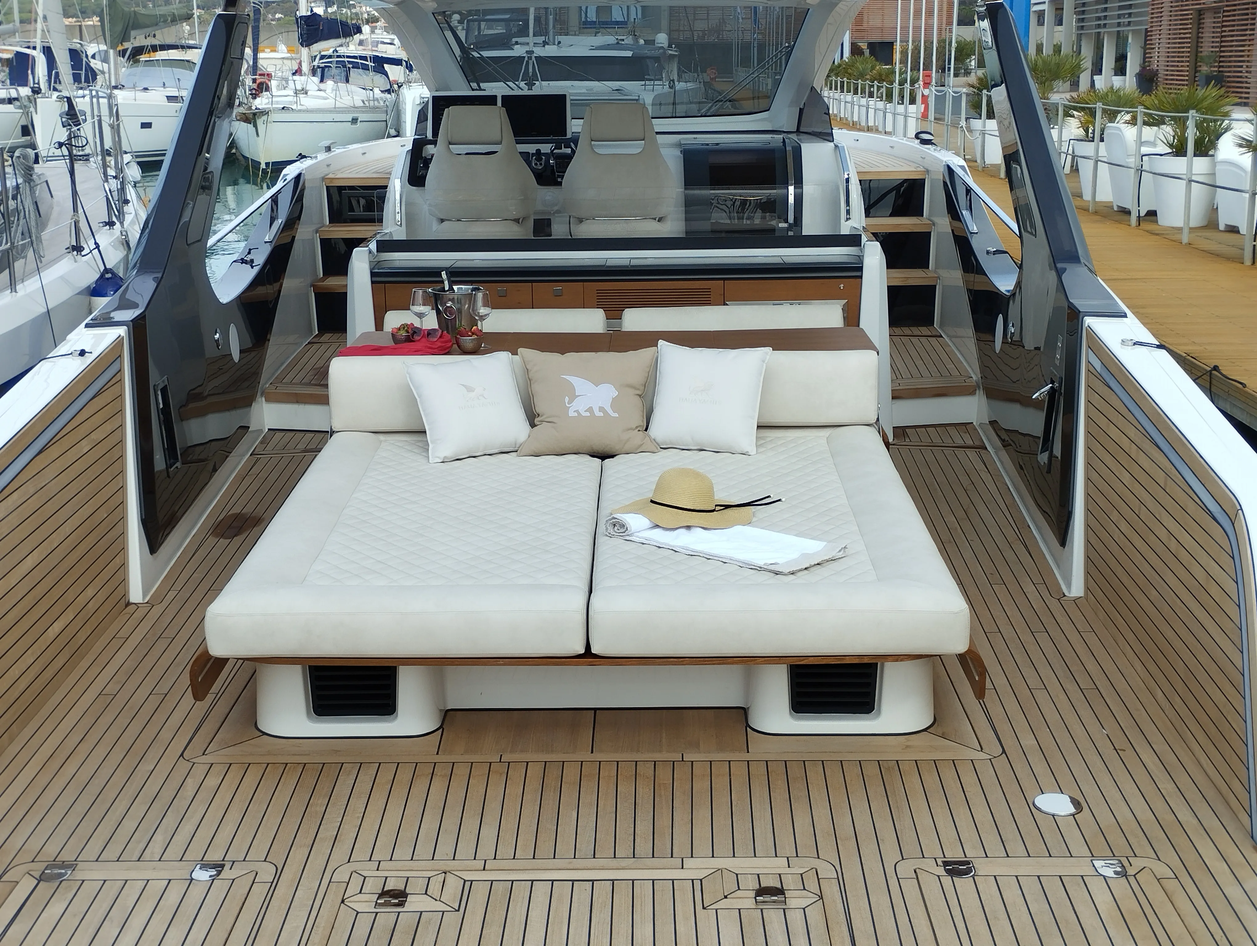 IY 43 Veloce no_name — Yachtfoto 6