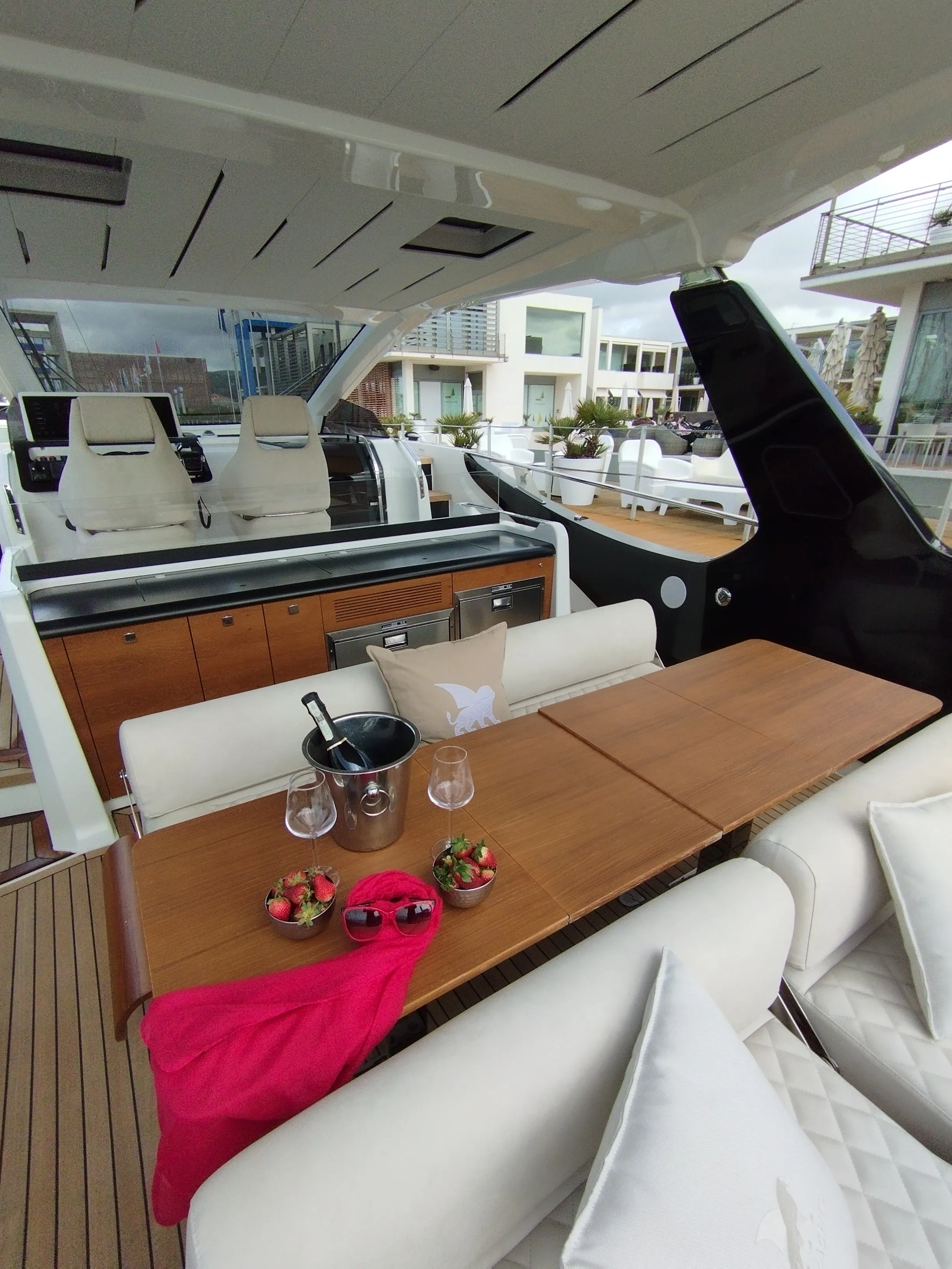 IY 43 Veloce no_name — Yachtfoto 54