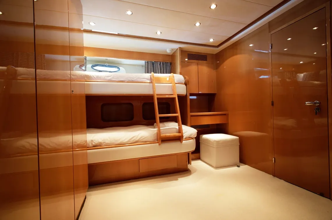 Falcon 86 Georg I — yacht photo 10