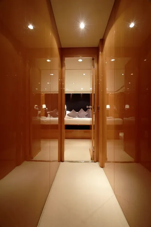 Falcon 86 Georg I — yacht photo 13