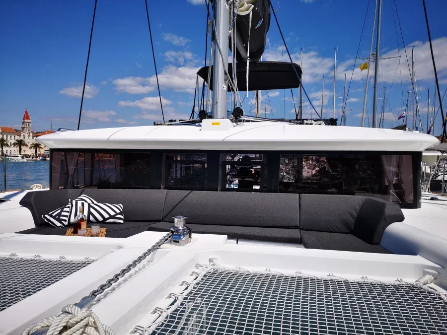 Lagoon 450 Fly CARMELA — fotografia do iate 2