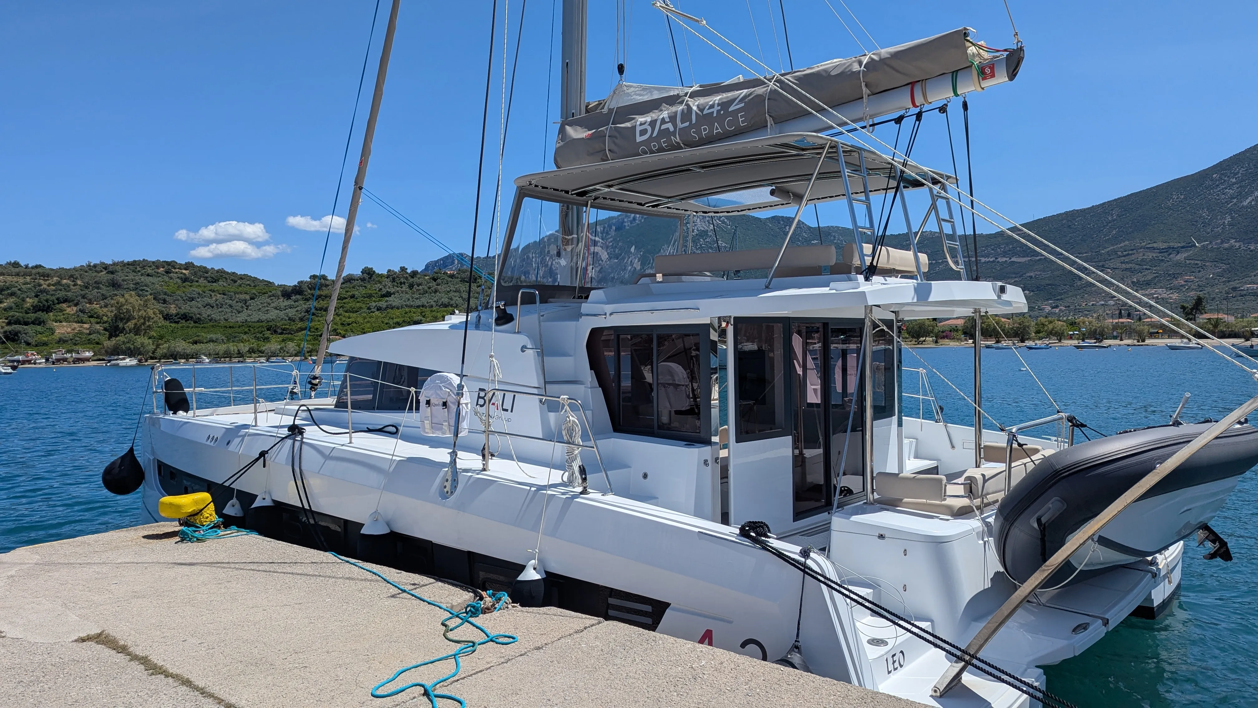 Bali 4.2 Leo — фотография яхты 48