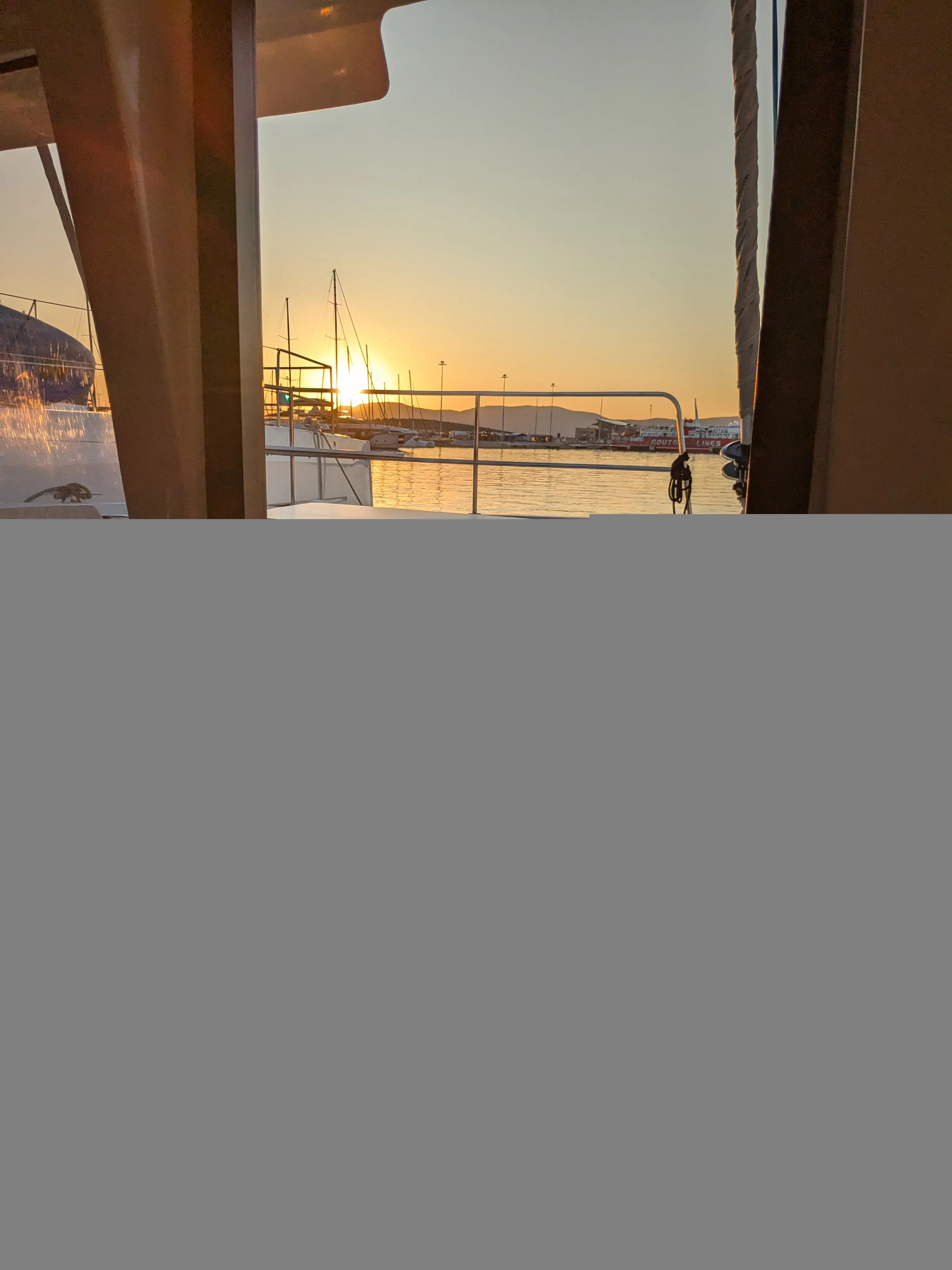 Bali 4.2 Leo — фотография яхты 12