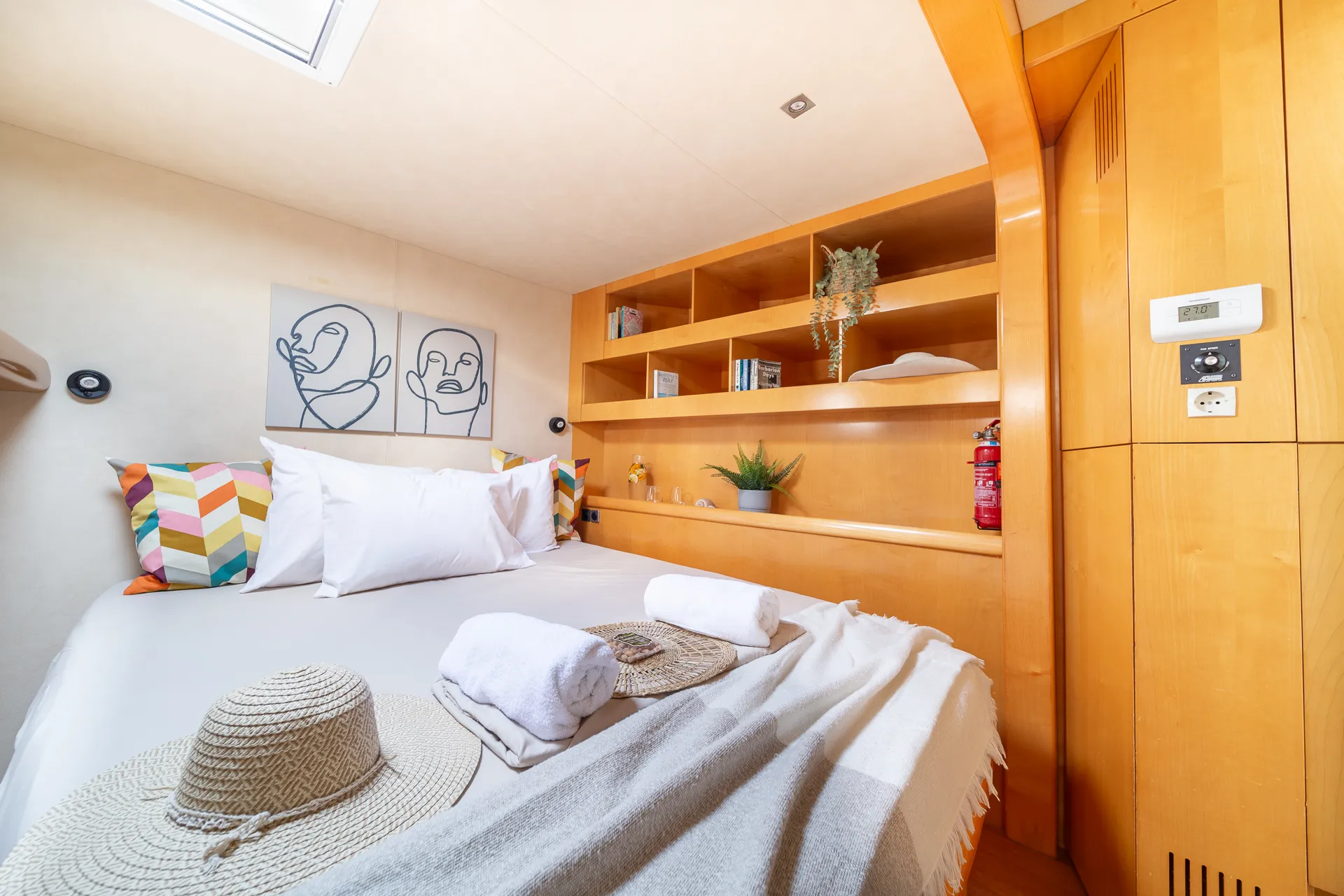 Eleuthera 60 Zorba CAT Cabin 1 — fotografia jachty 45