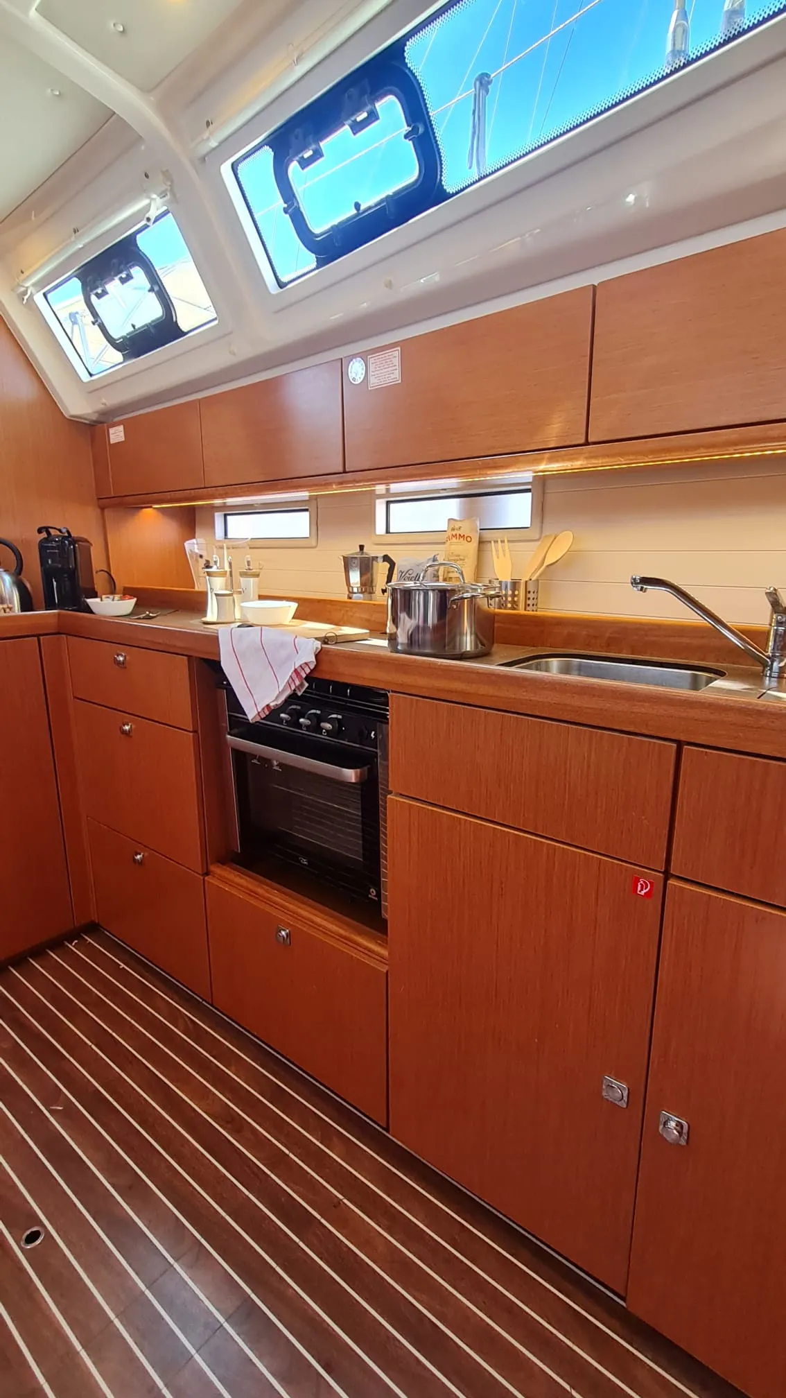 Bavaria 46 Cruiser Baaria — фотография яхты 3