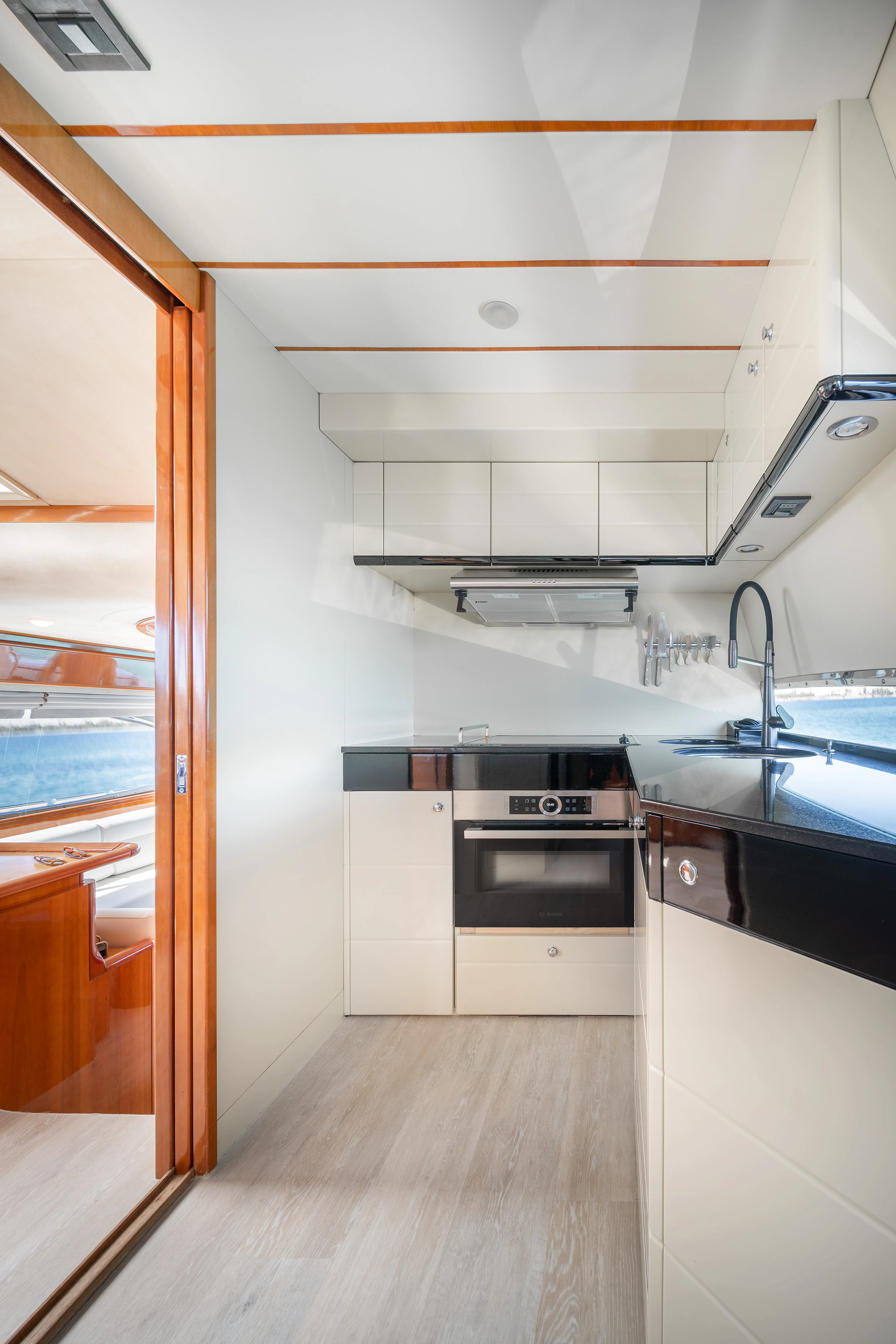 Ferretti 68 SIMPLY BRILLIANT — yacht photo 12