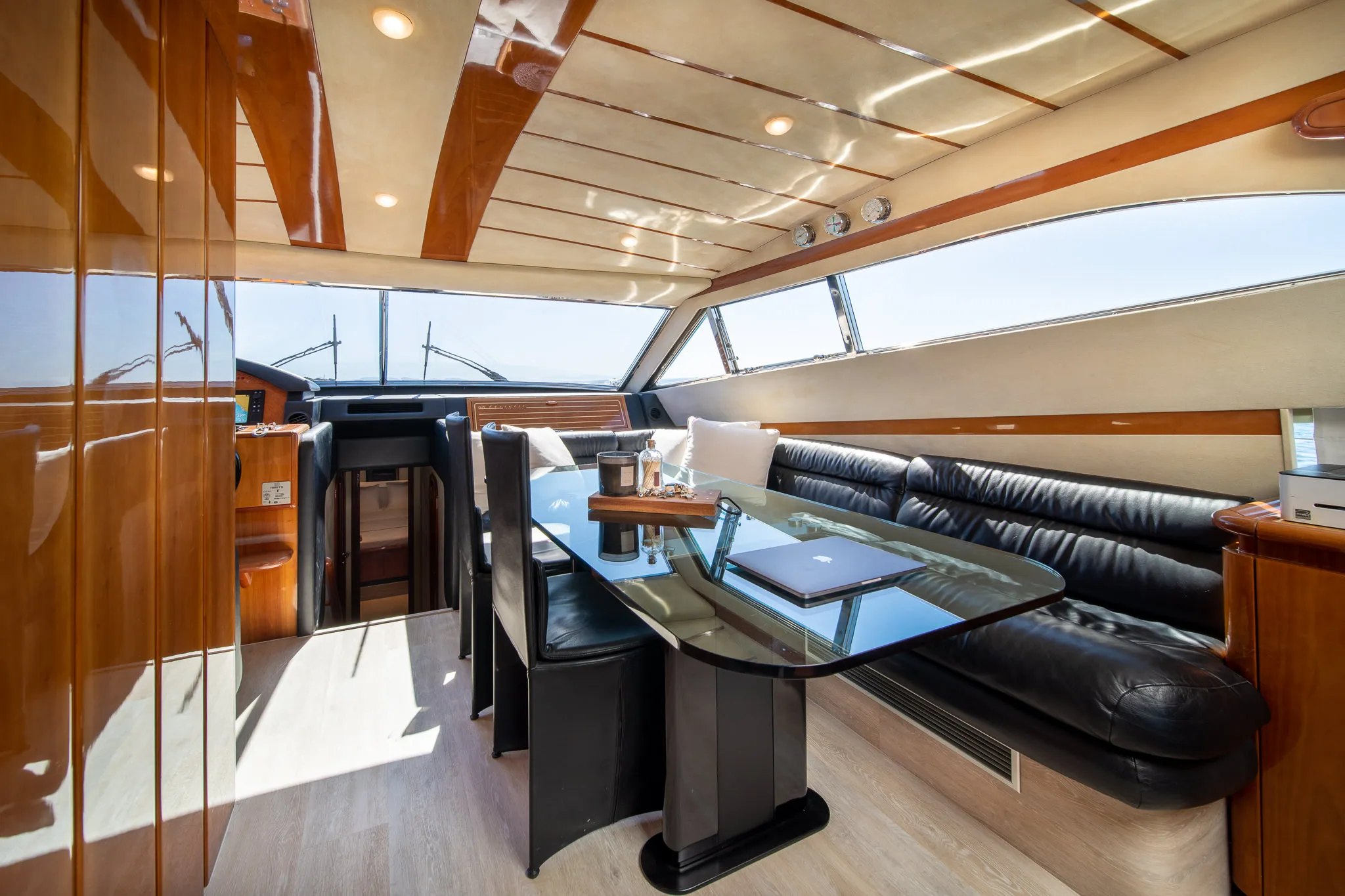 Ferretti 68 SIMPLY BRILLIANT — yacht photo 9
