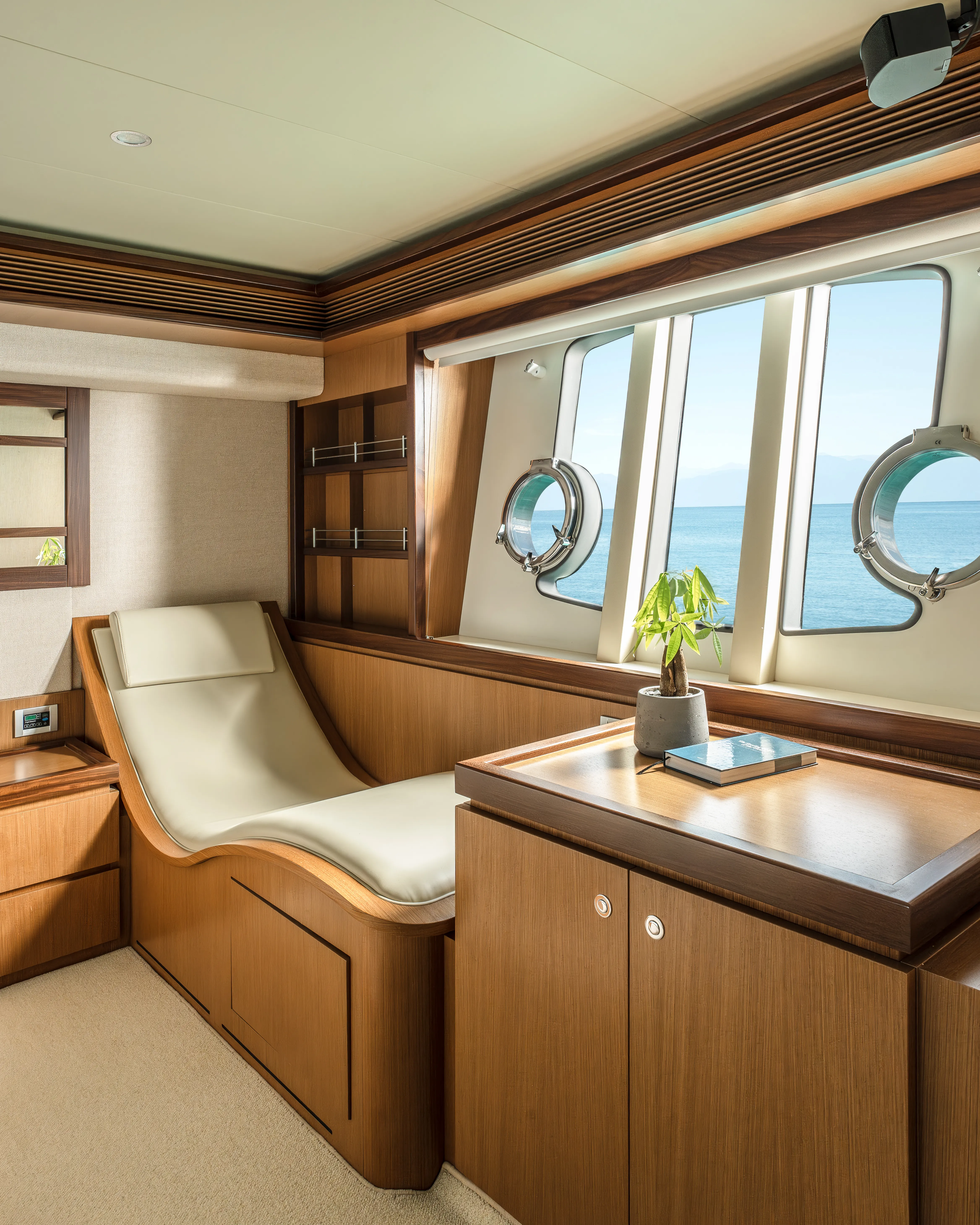 Ferretti 630 ESCAPE — Yachtfoto 8