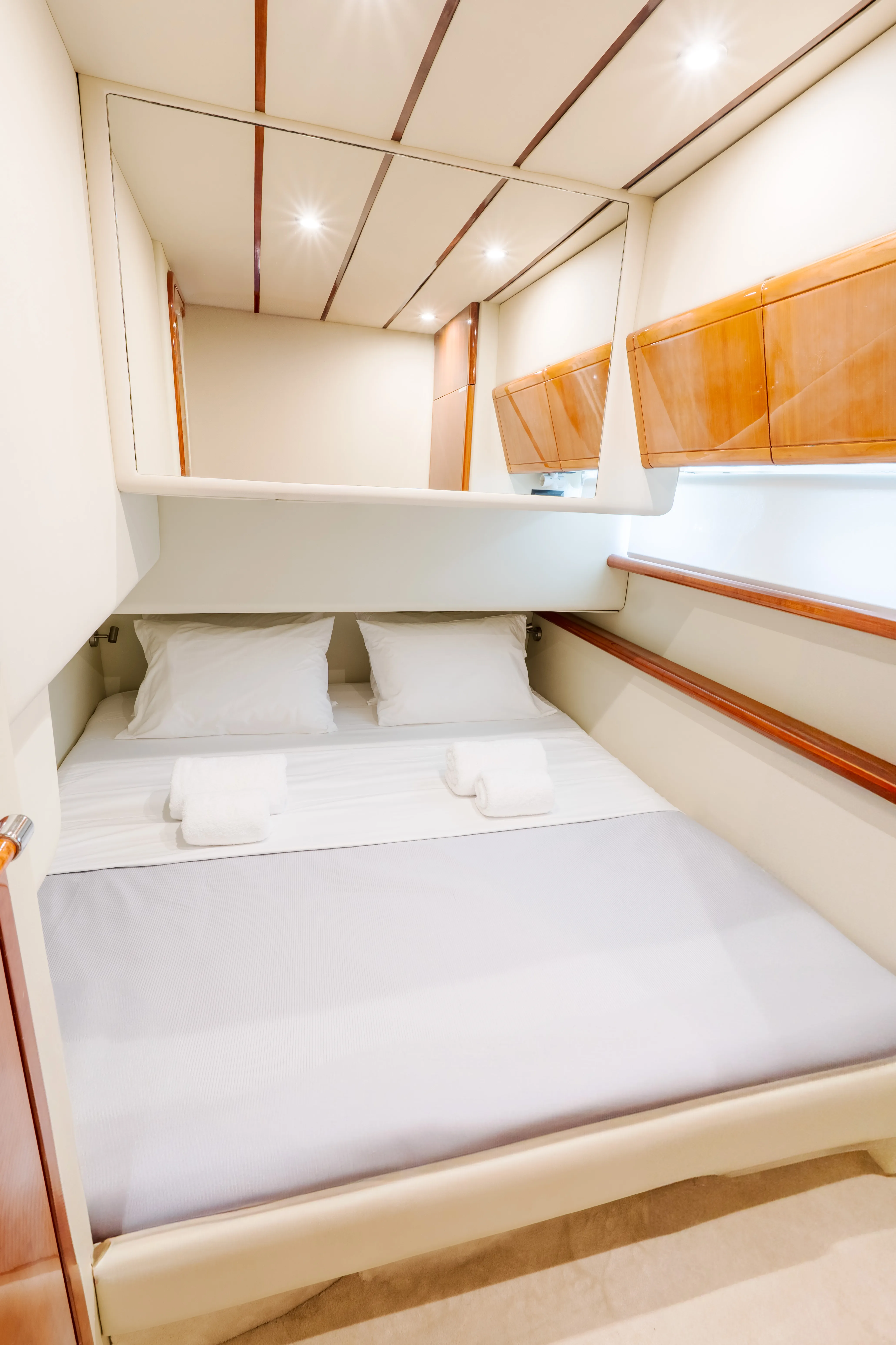 Ferretti 53 SECRET — yacht photo 7