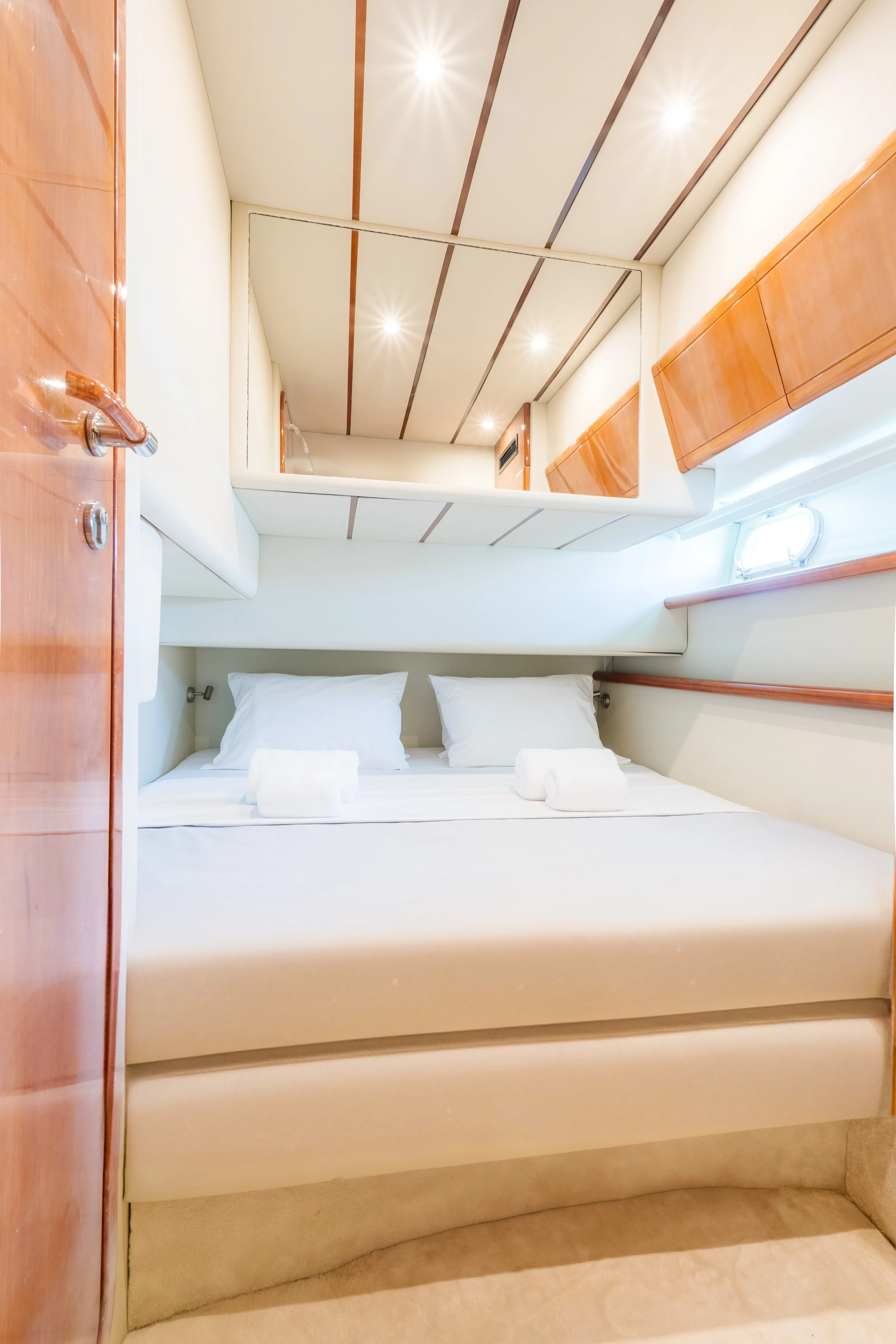 Ferretti 53 SECRET — yacht photo 12