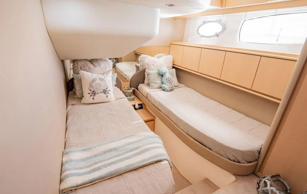 Pershing 50 Dom Pedro — yacht photo 17