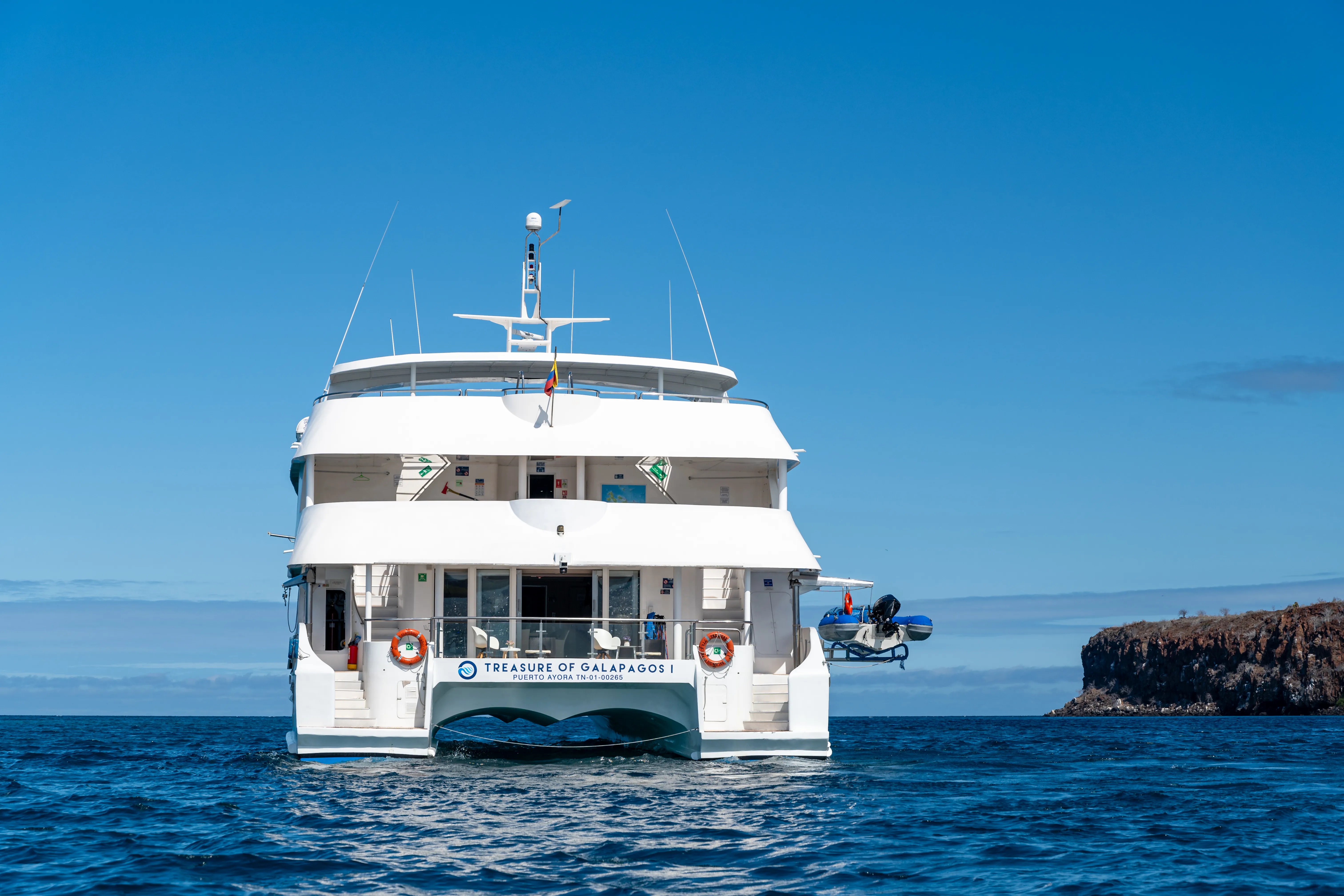 Catamaran Treasure — yacht photo 39