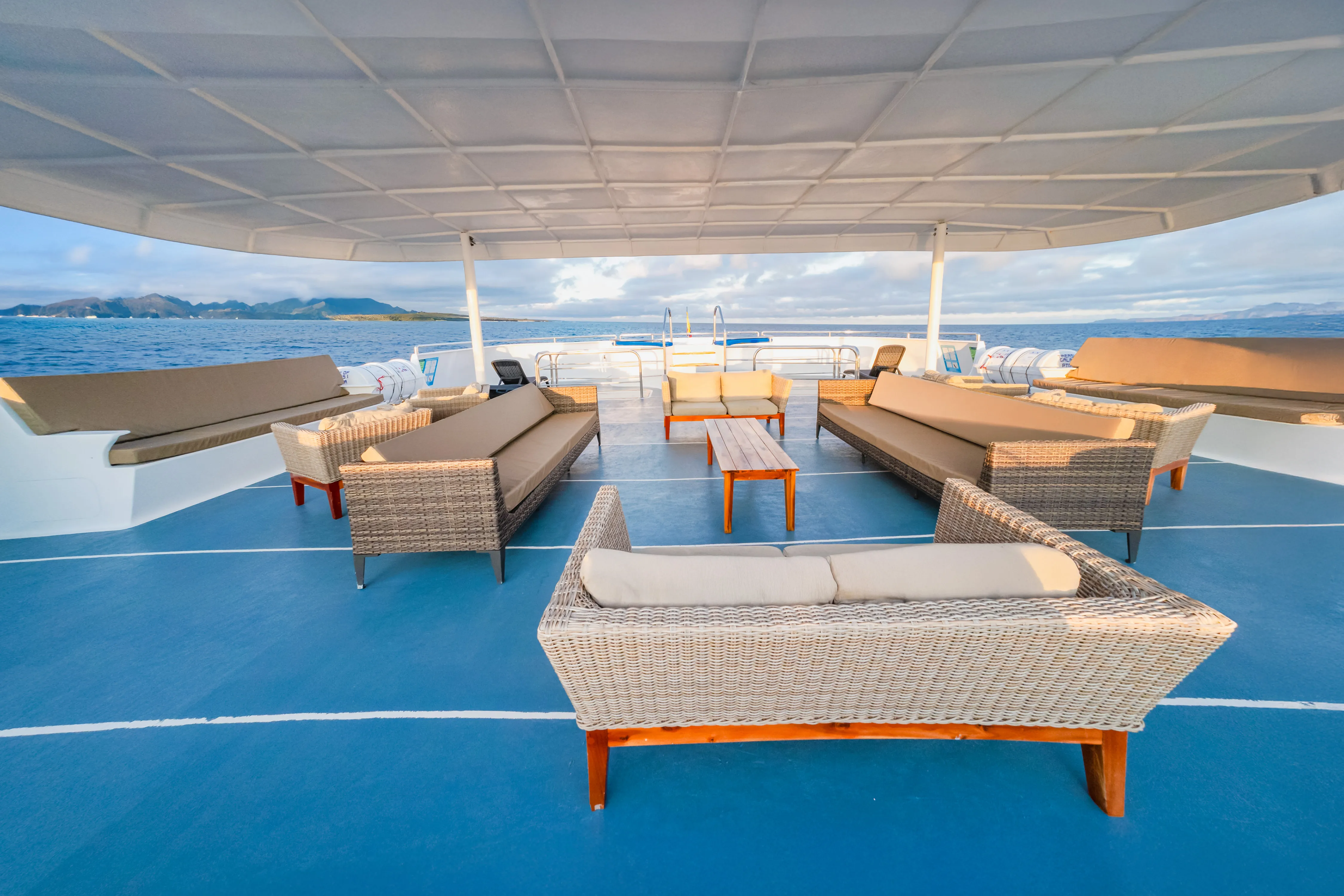 Catamaran Treasure — yacht photo 38
