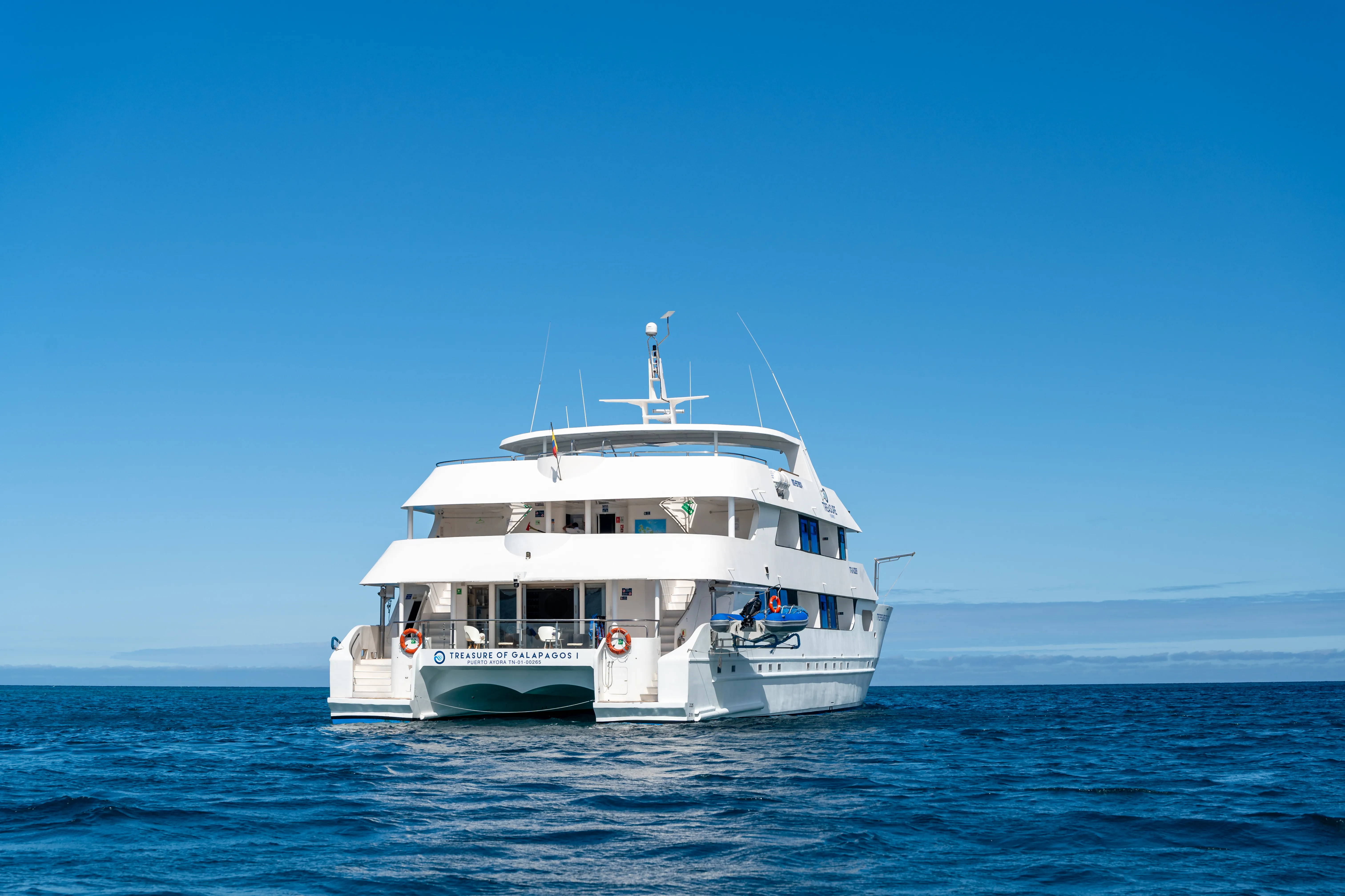 Catamaran Treasure — yacht photo 36
