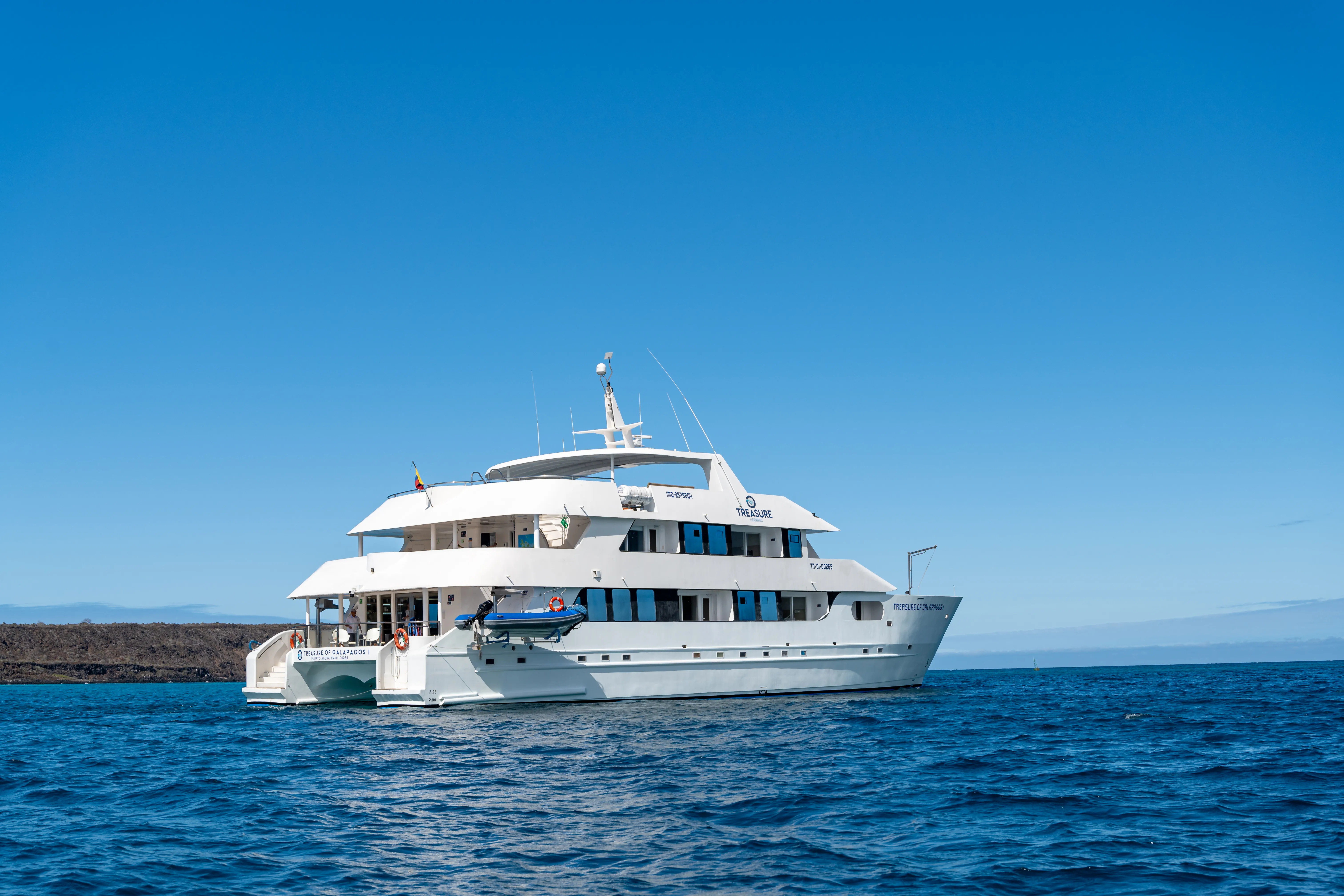 Catamaran Treasure — yacht photo 19