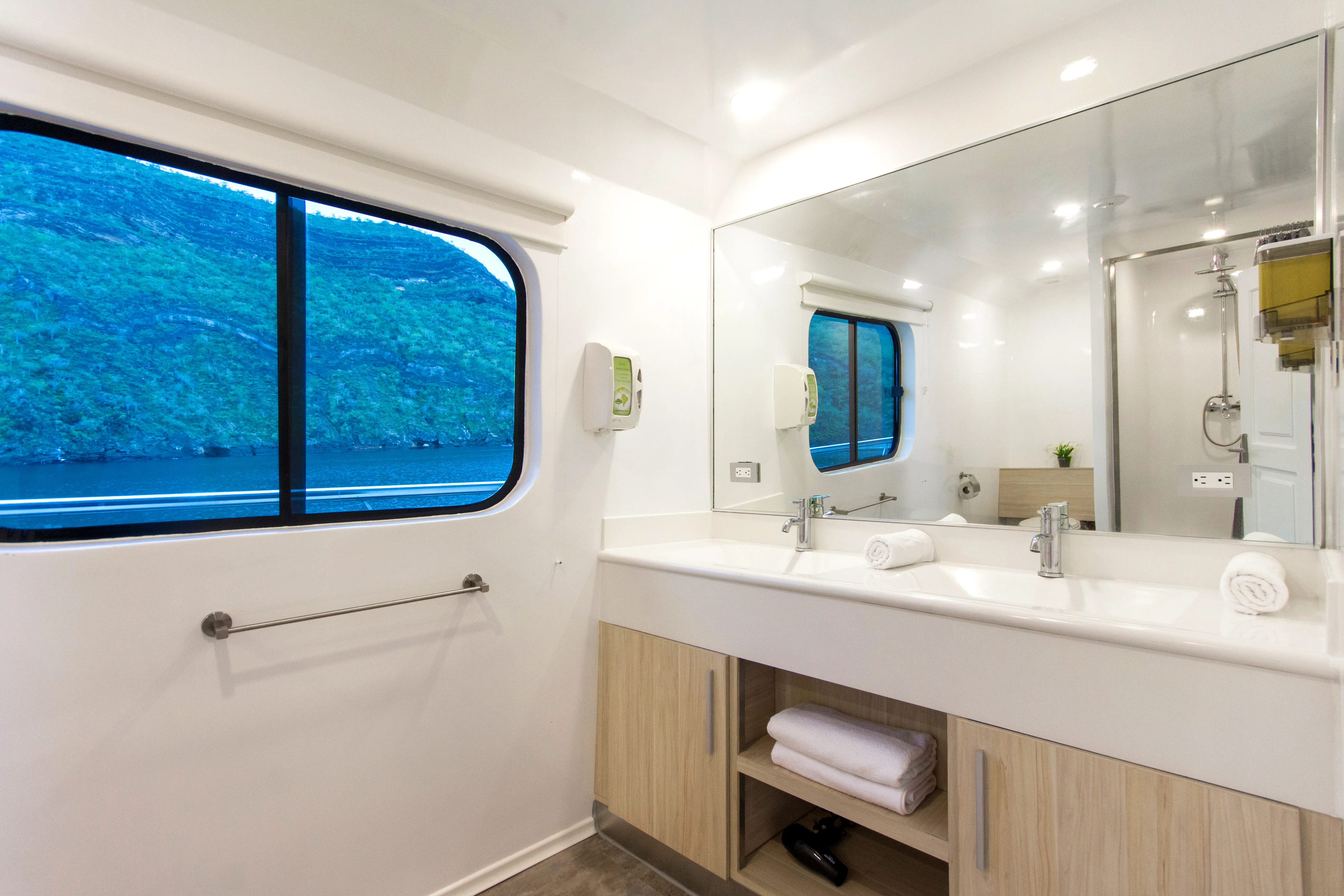 Motoryacht Solaris — yacht photo 34