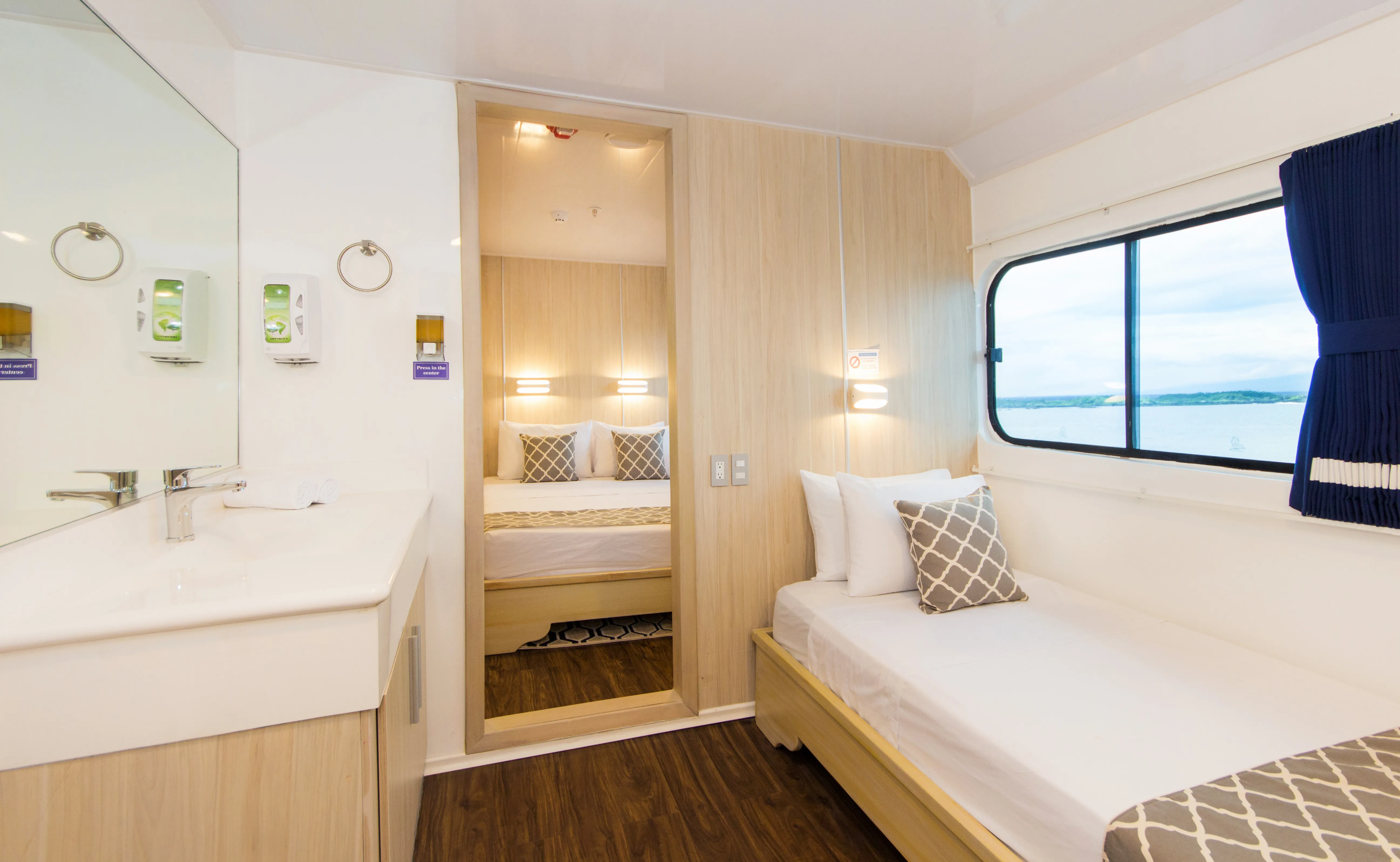 Motoryacht Solaris — yacht photo 3