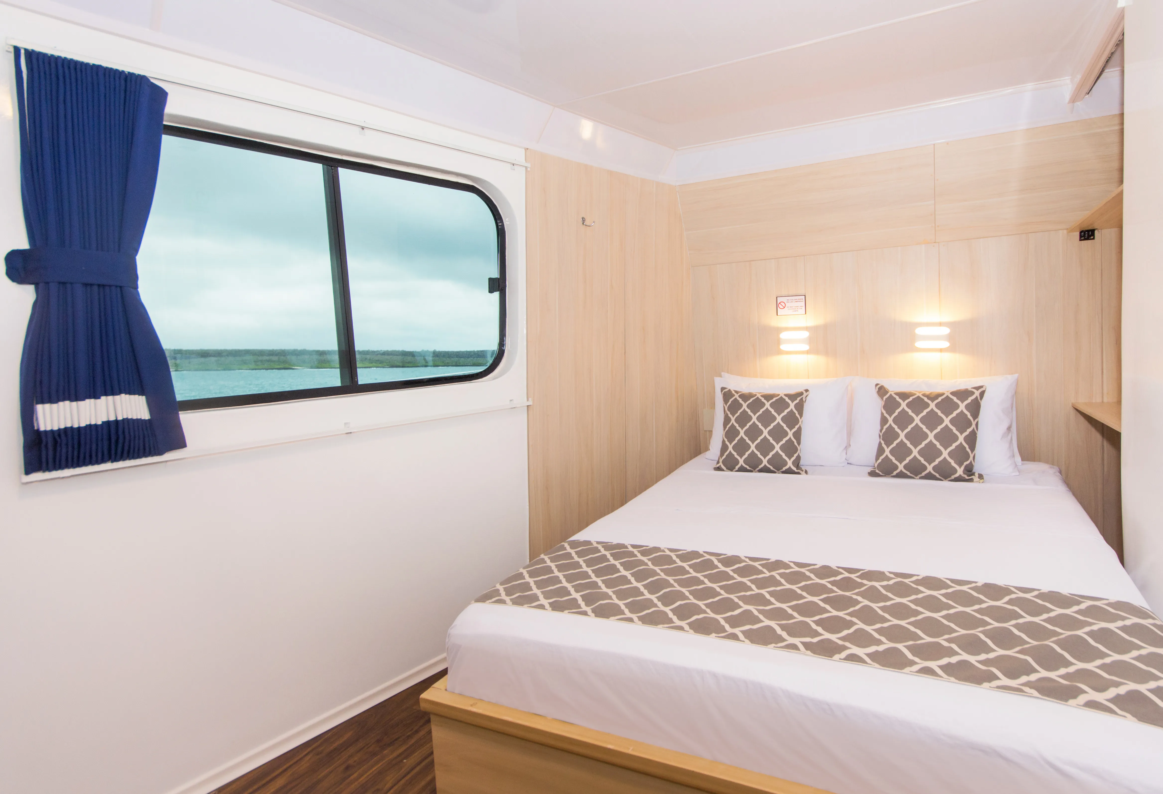 Motoryacht Solaris — yacht photo 2