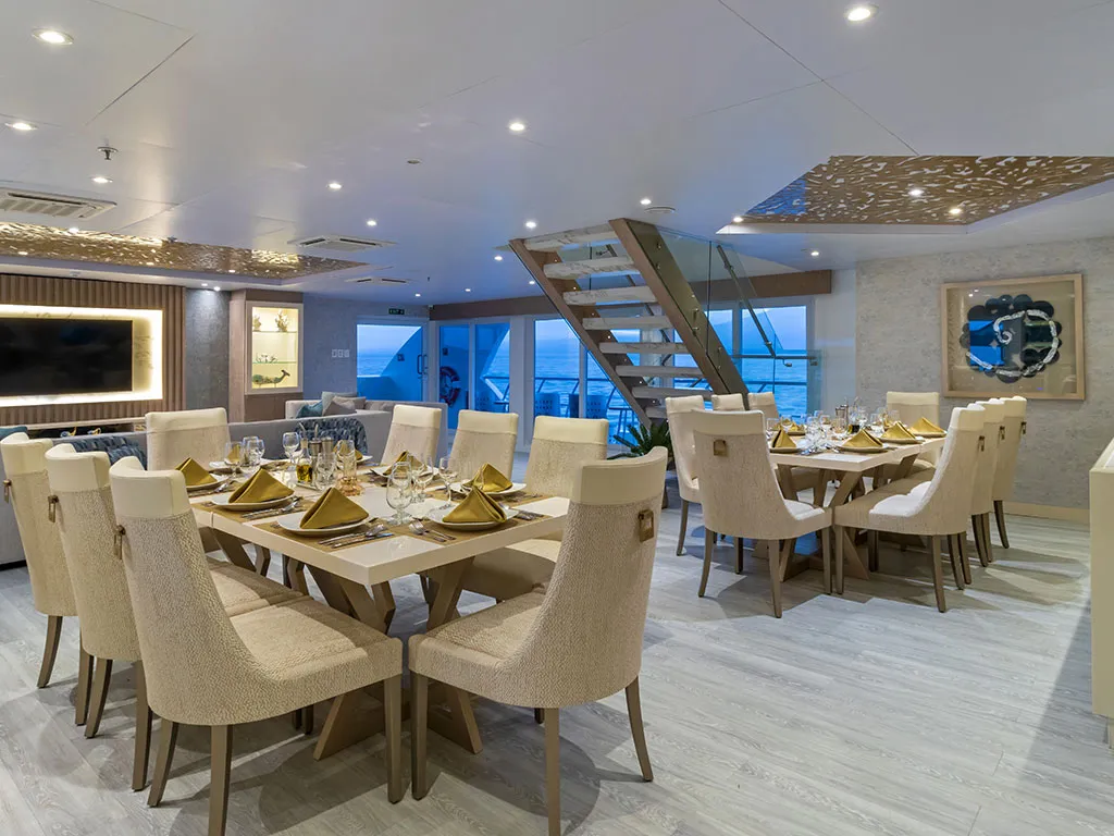 Power Catamaran Elite — yacht photo 3