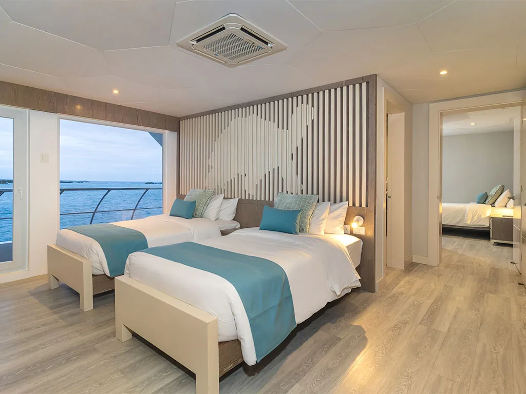 Power Catamaran Elite — yacht photo 11