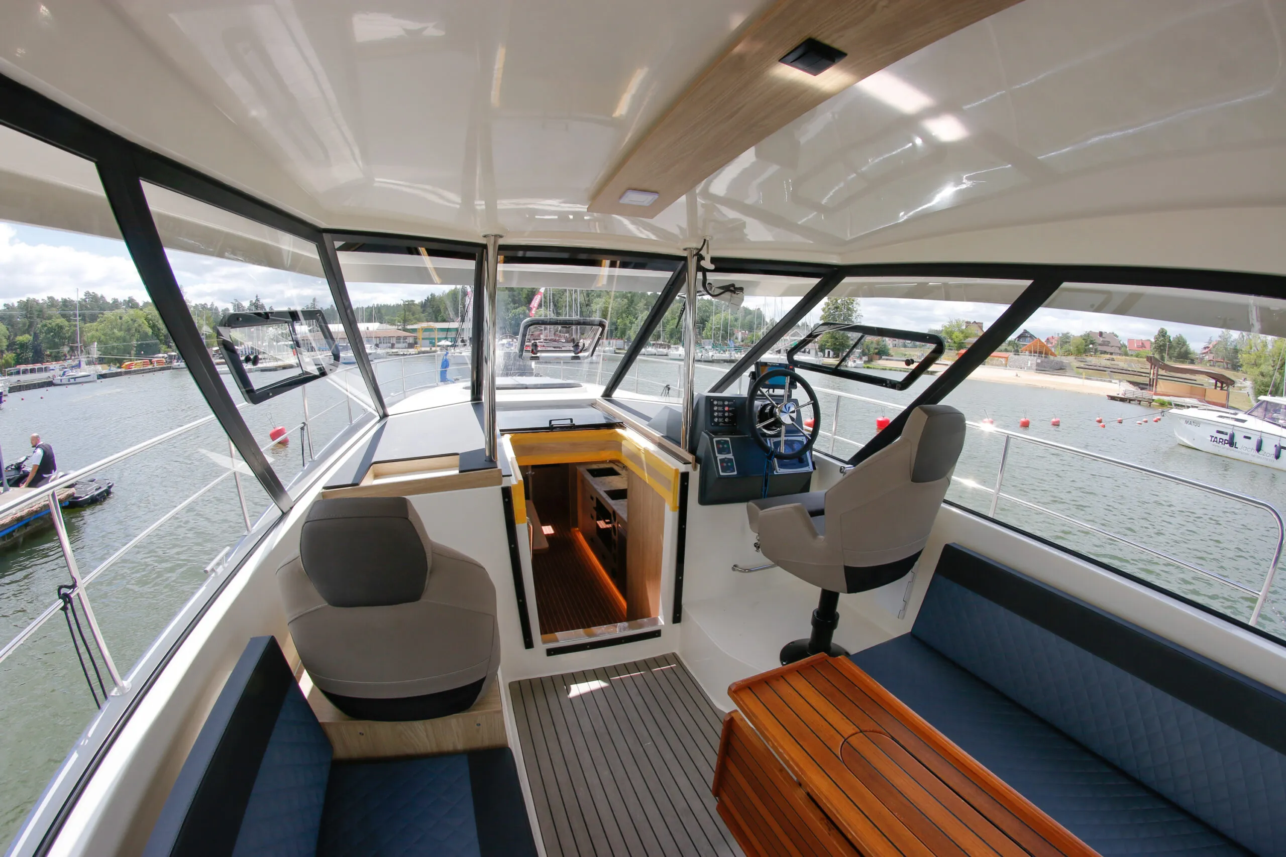 Nautika 1300 Royal — фотография яхты 3