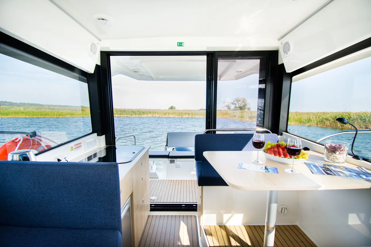 Balt 918 Titanium Balt 918 - 2 cab. SAUNA — фотография яхты 33