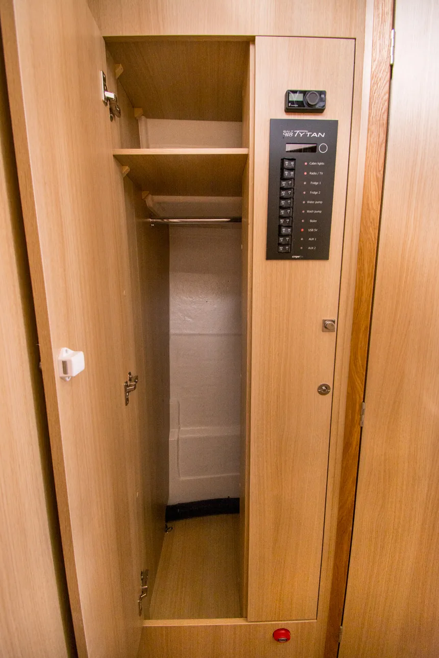Balt 918 Titanium Balt 918 - 2 cab. SAUNA — фотография яхты 41